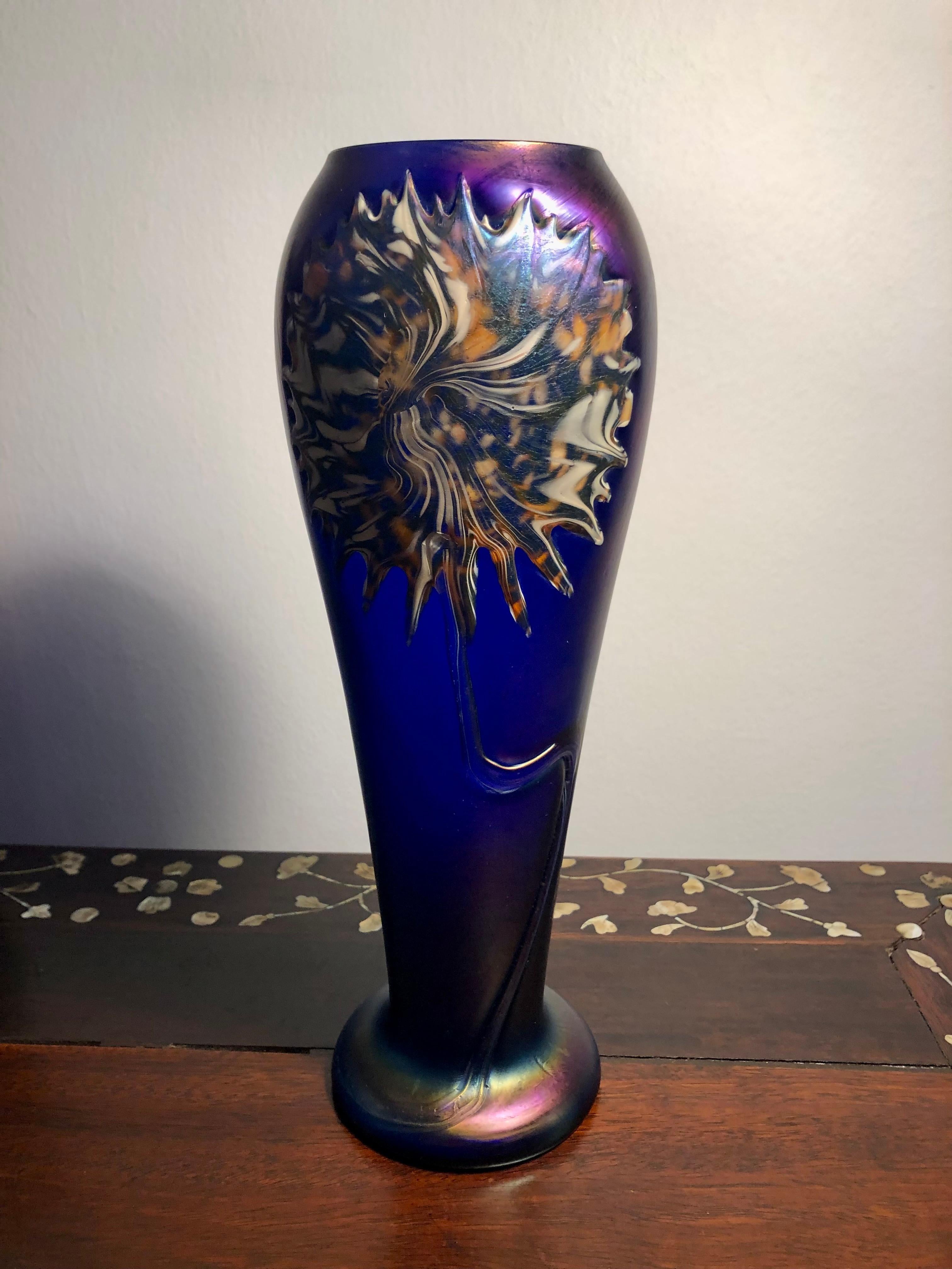 Art Nouveau Iridescent Purple Glass Vase by  Quezal In Excellent Condition In Toronto, CA