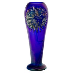 Vase en verre violet irisé Art Nouveau par  Quezal