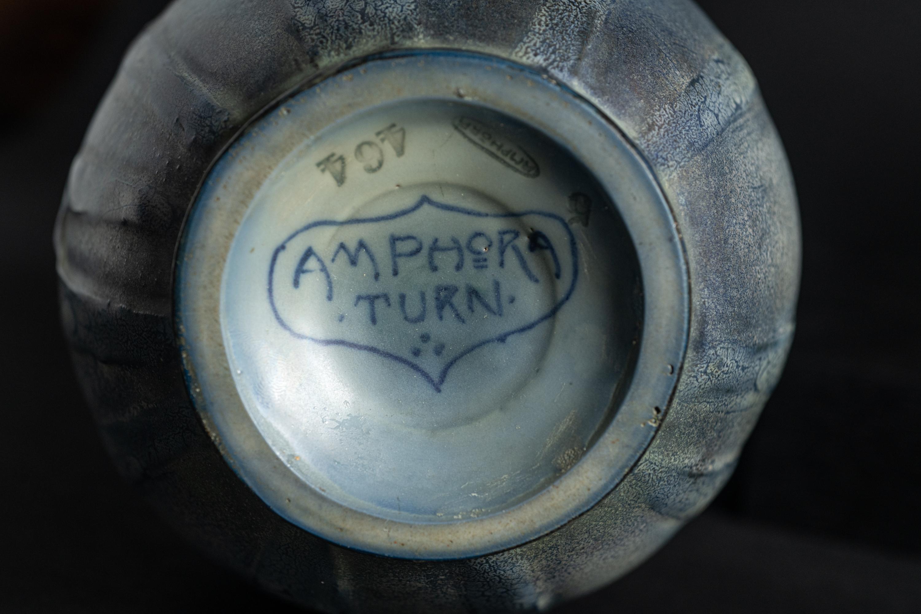 Vase Art Nouveau irisé cobalt de RStK Amphora en vente 1