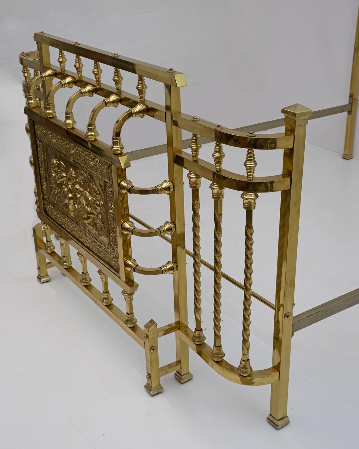Art Nouveau Italian Brass Double Bed, Early 1900s For Sale 3
