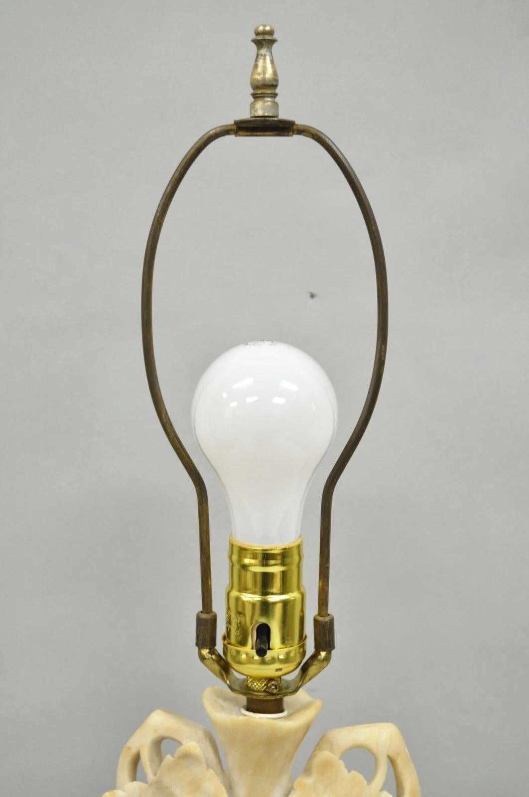 Art Nouveau Italian Carved Alabaster Marble Small Urn & Grapevine Table Lamp For Sale 3