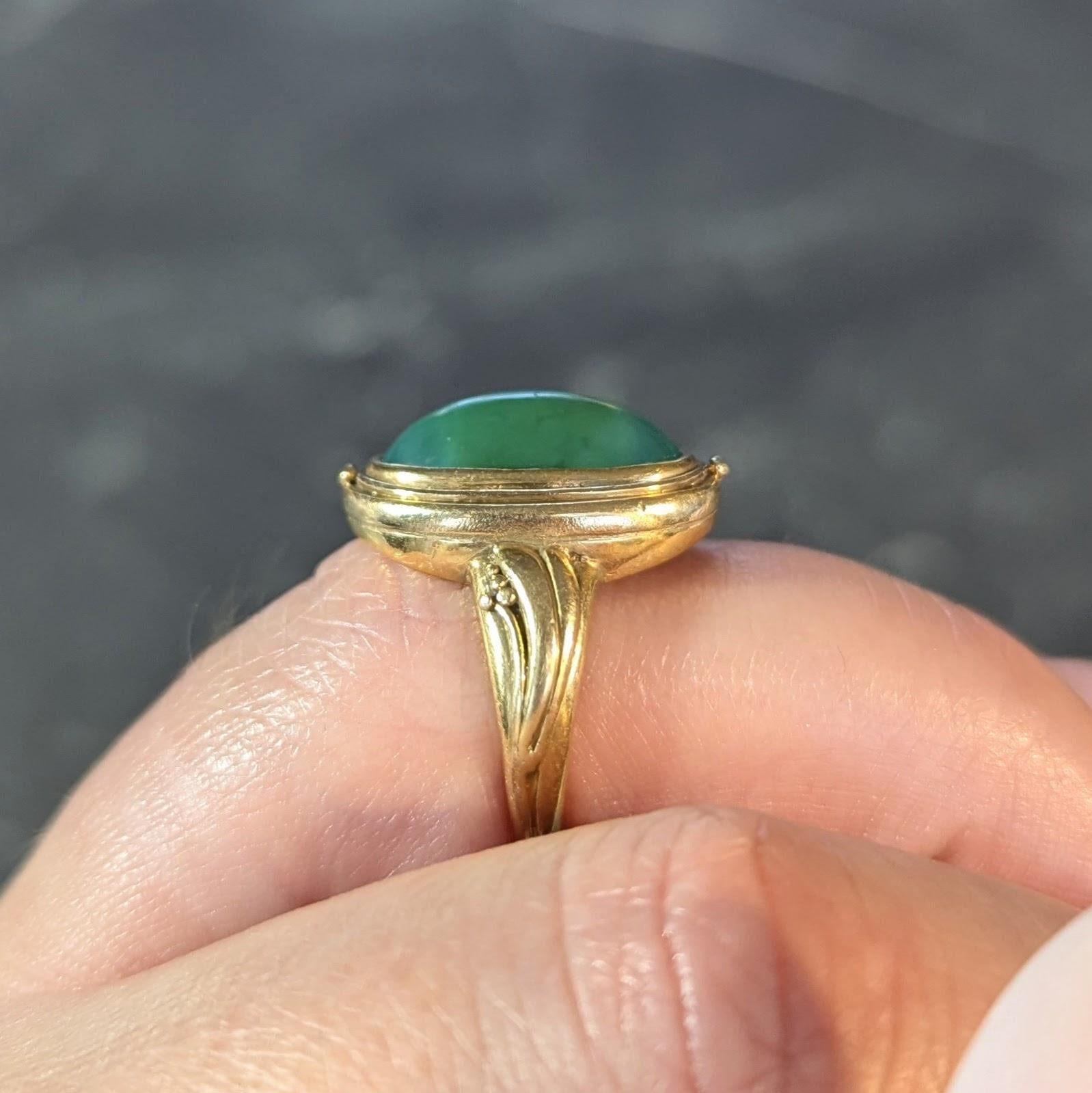 Art Nouveau Jadeite Jade 18 Karat Yellow Gold Antique Signet Ring For Sale 6