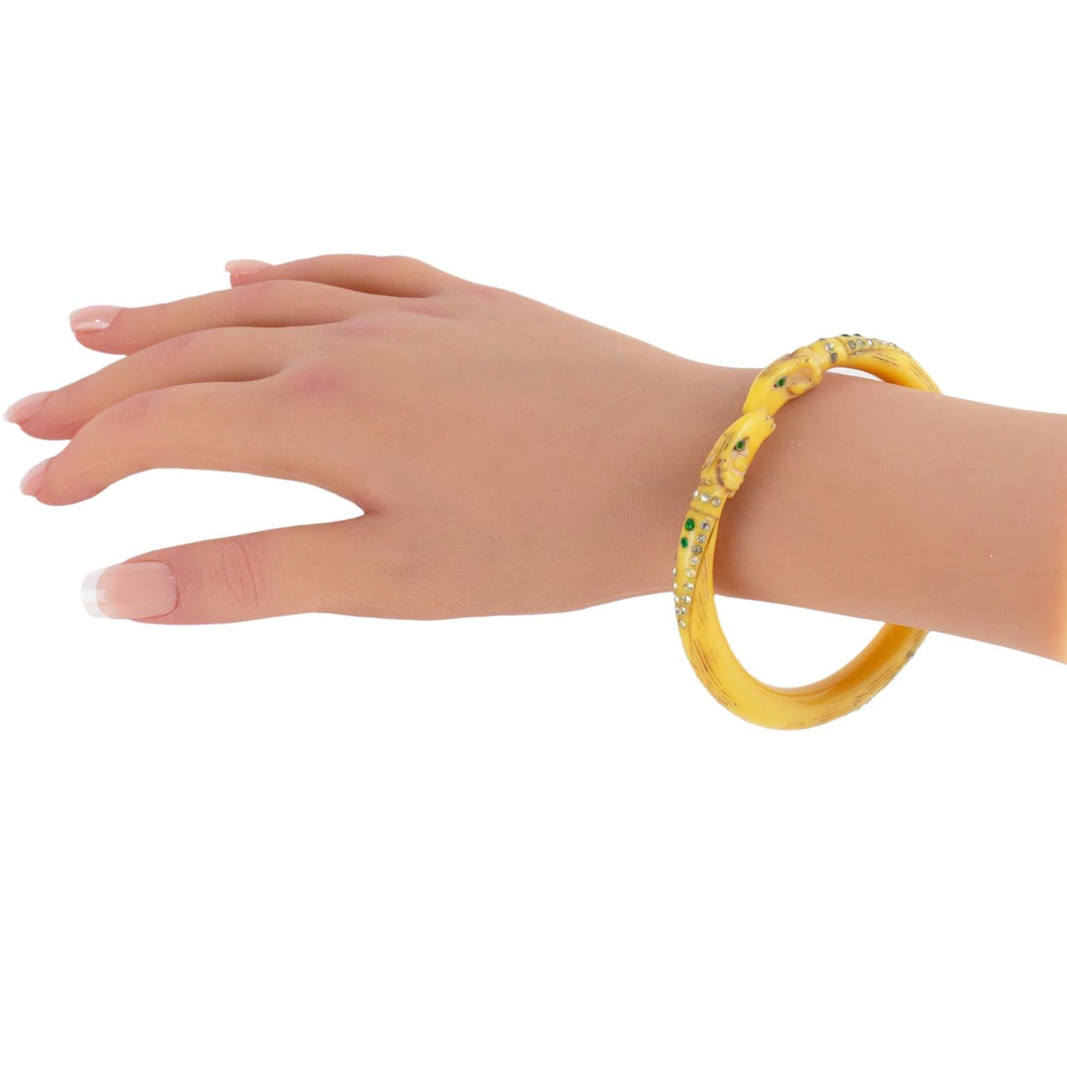 Art Nouveau Pulsera brazalete de celuloide enjoyado con cabezas de carnero en venta 4