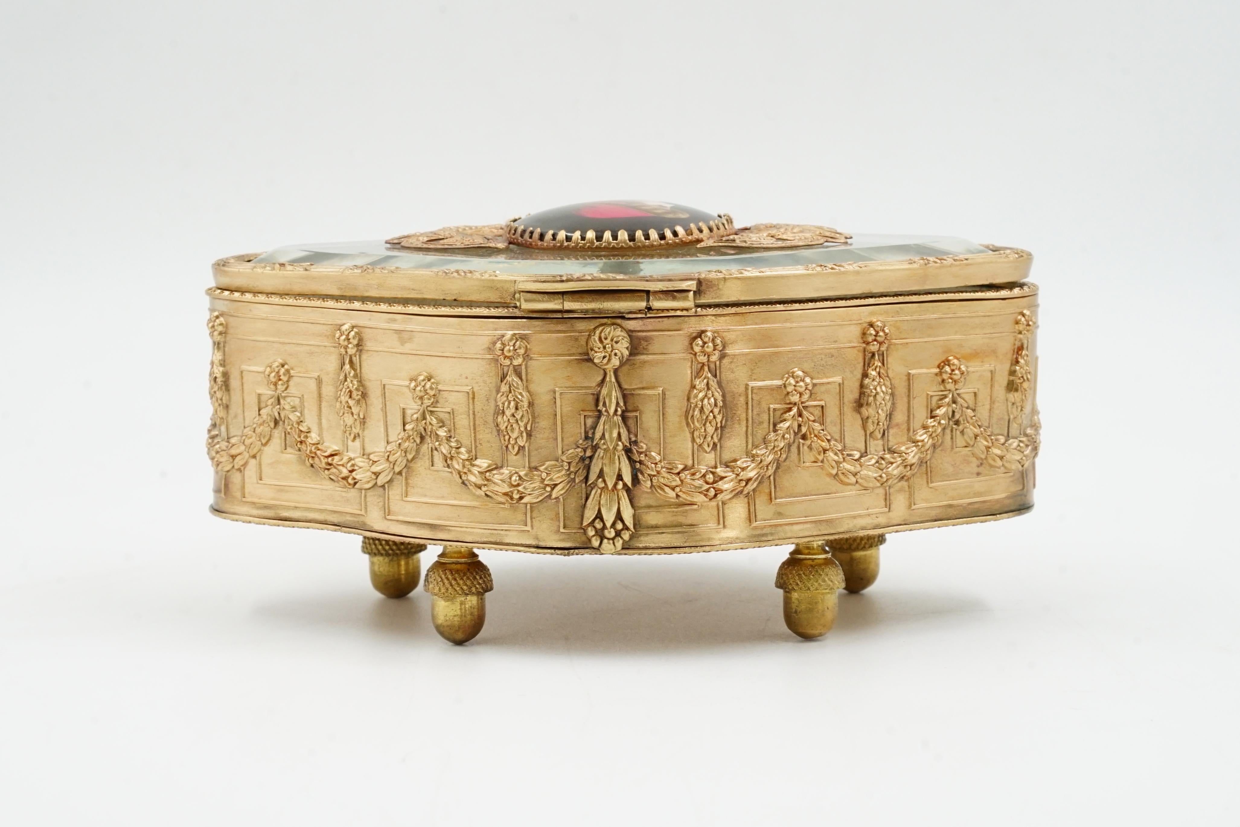 Émaillé Boîte à bijoux Art nouveau en vente