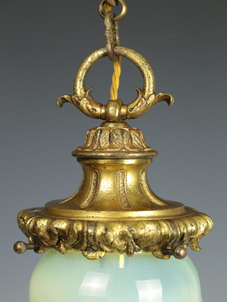 XIXe siècle Art Nouveau John Walsh Walsh Pendentif en verre Vaseline c1900
