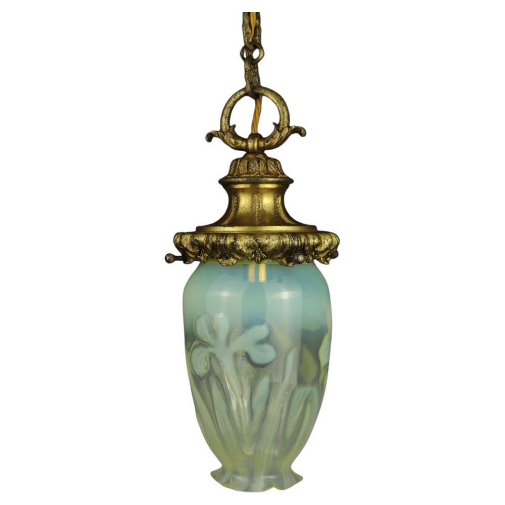 Art Nouveau John Walsh Walsh Pendentif en verre Vaseline c1900
