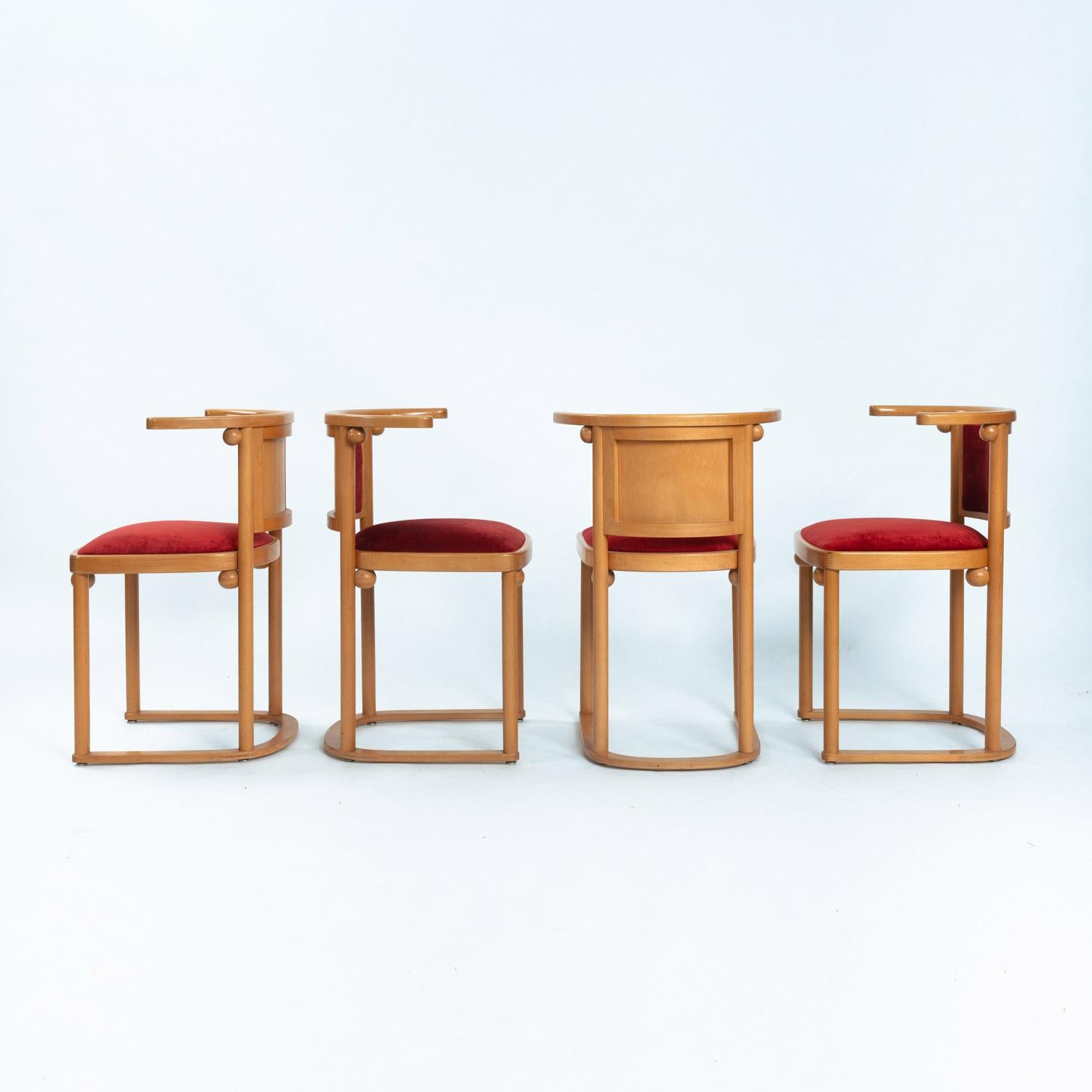 Fledermaus Chairs by Josef Hoffmann for Wittmann, 1980s

Fledermaus set in Art Nouveau style consisting of four chairs, executed by the company Wittmann. The design is by Josef Hoffmann from 1905 for the Cabaret Fledermaus and was originally