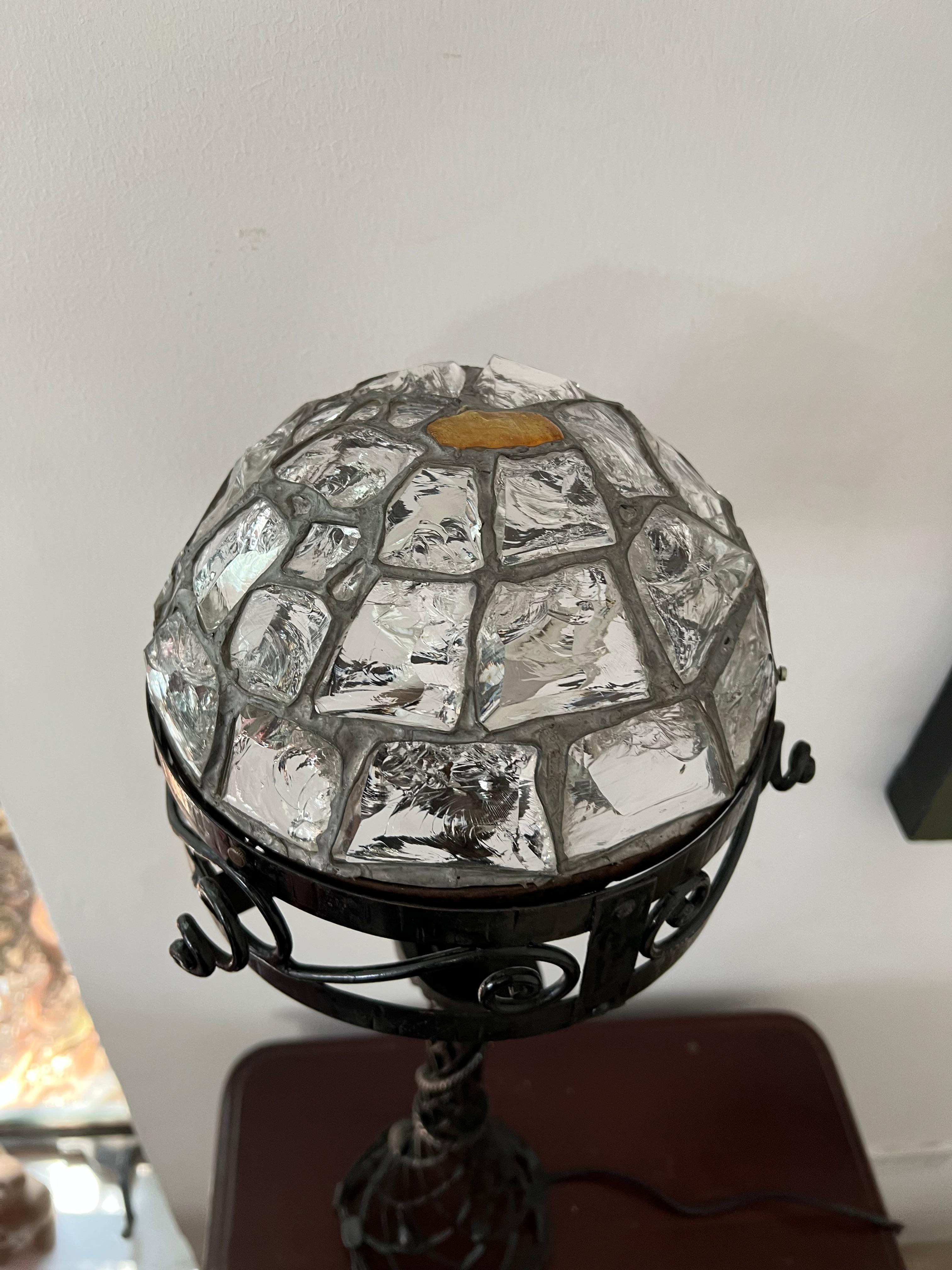 Début du 20ème siècle Lampe de bureau Art Nouveau Jugendstil autrichienne en verre et laiton, vers 1910 en vente