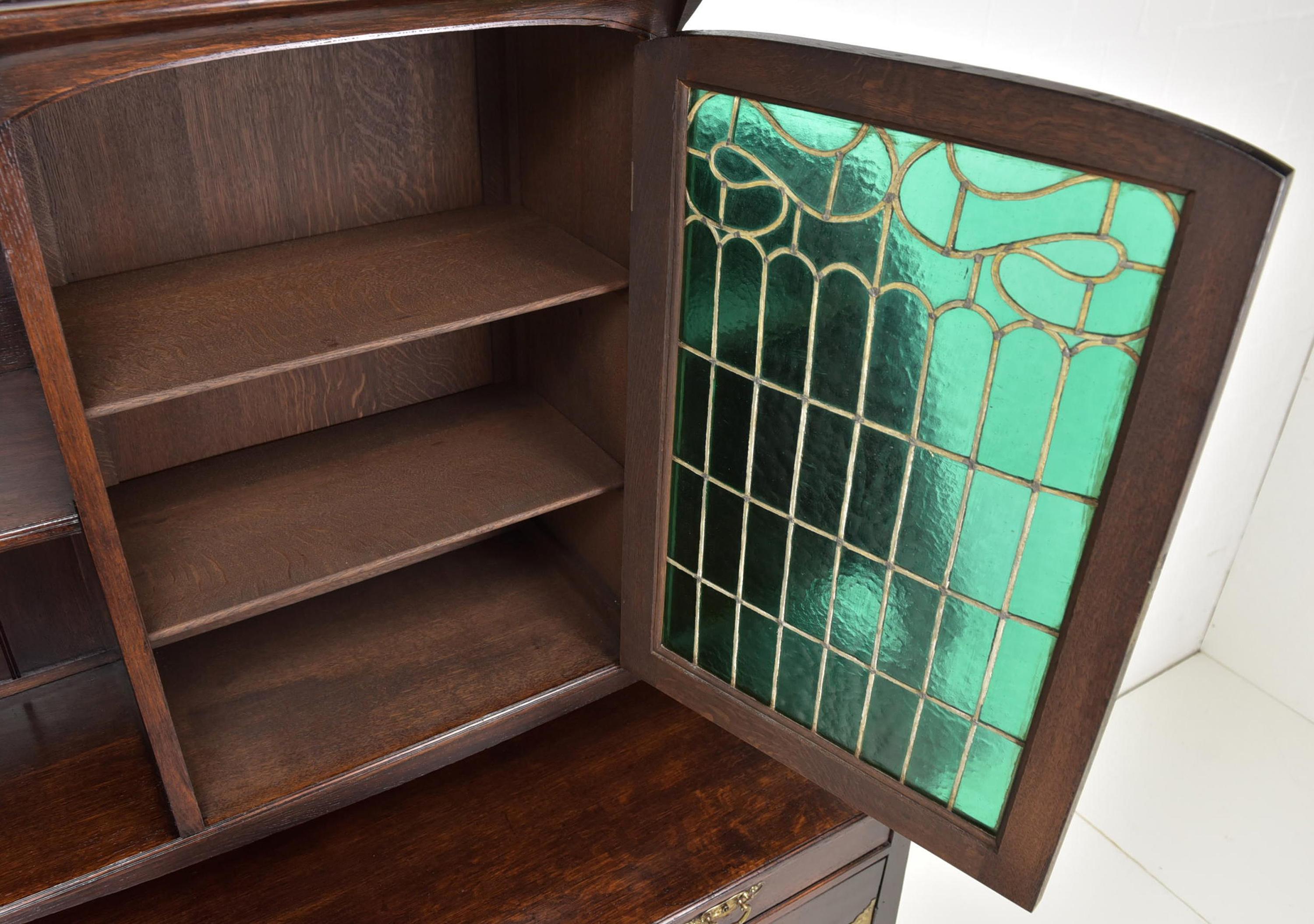 Art Nouveau Jugendstil Buffet Cabinet in Solid Oak, 1920 For Sale 2