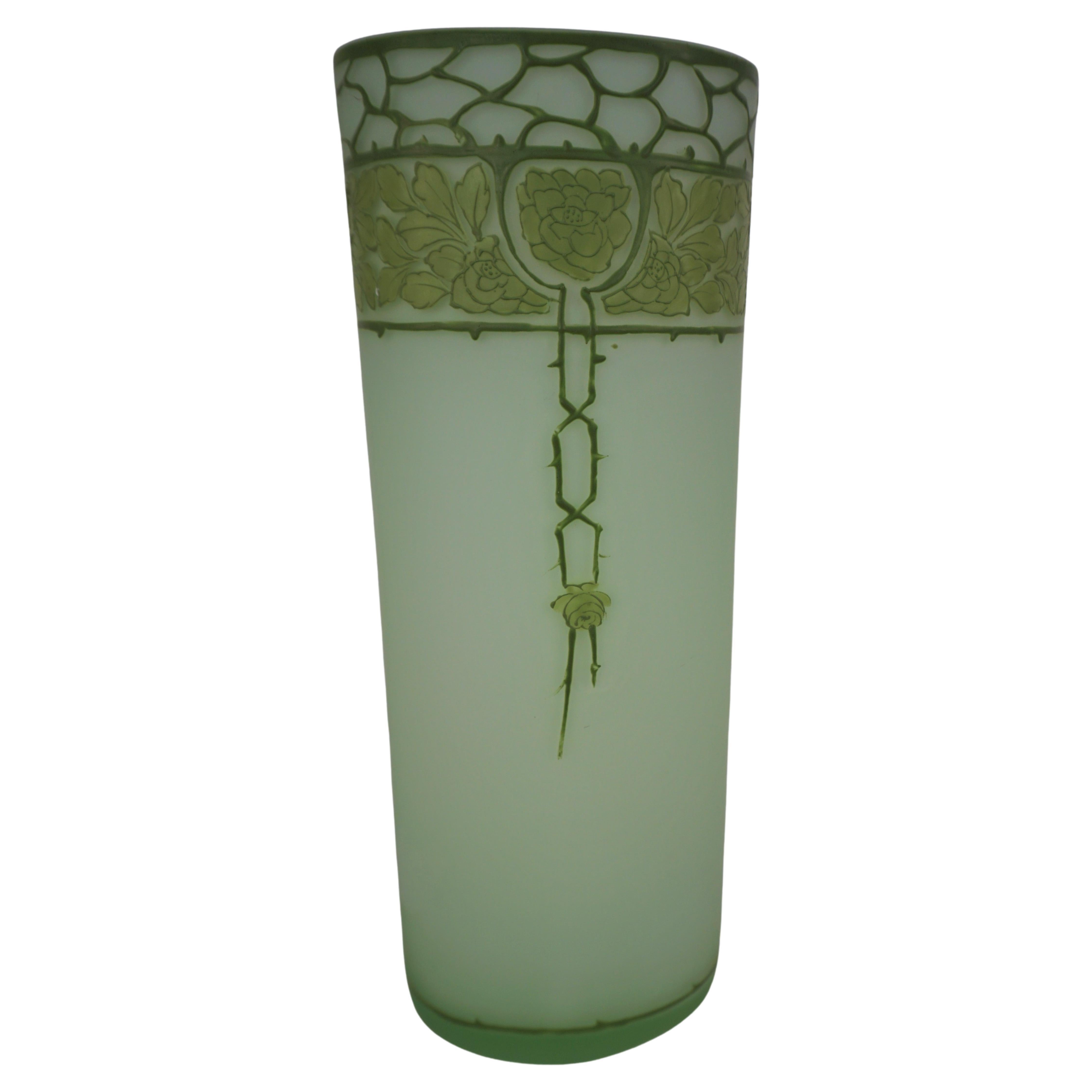  Art nouveau  Vase en verre camée Jugendstil
