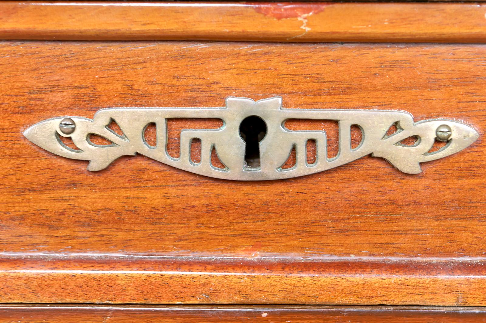 Schreibtisch im Jugendstil, geschnitztes Holz, Deutschland, um 1910 im Angebot 5