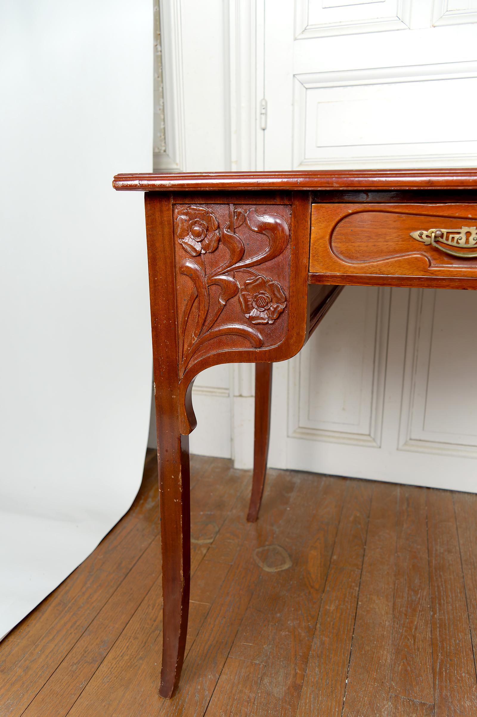 Schreibtisch im Jugendstil, geschnitztes Holz, Deutschland, um 1910 im Angebot 2