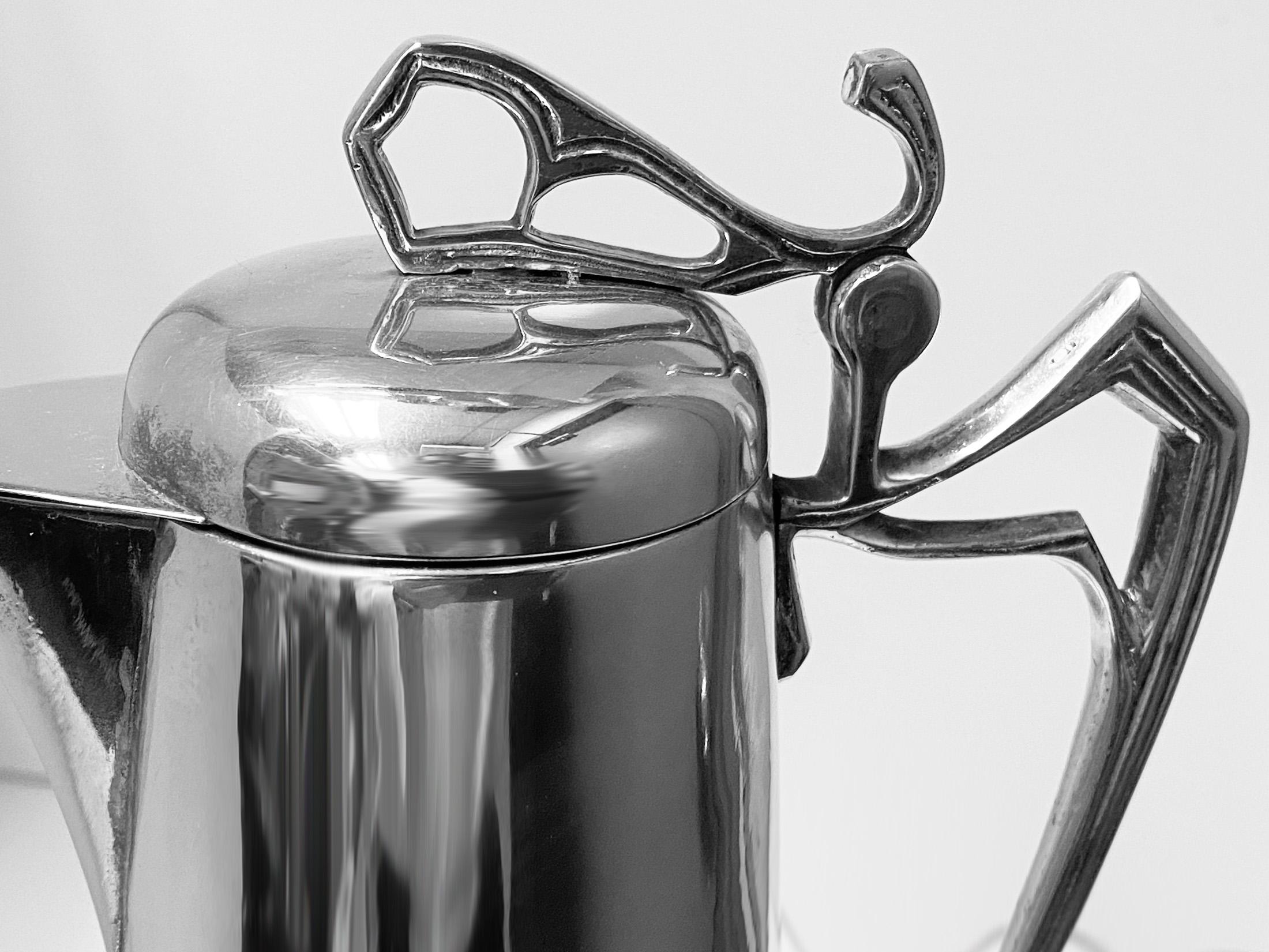 Art Nouveau Jugendstil Pewter Wine or Water Pitcher, C.1900 In Good Condition In Toronto, Ontario