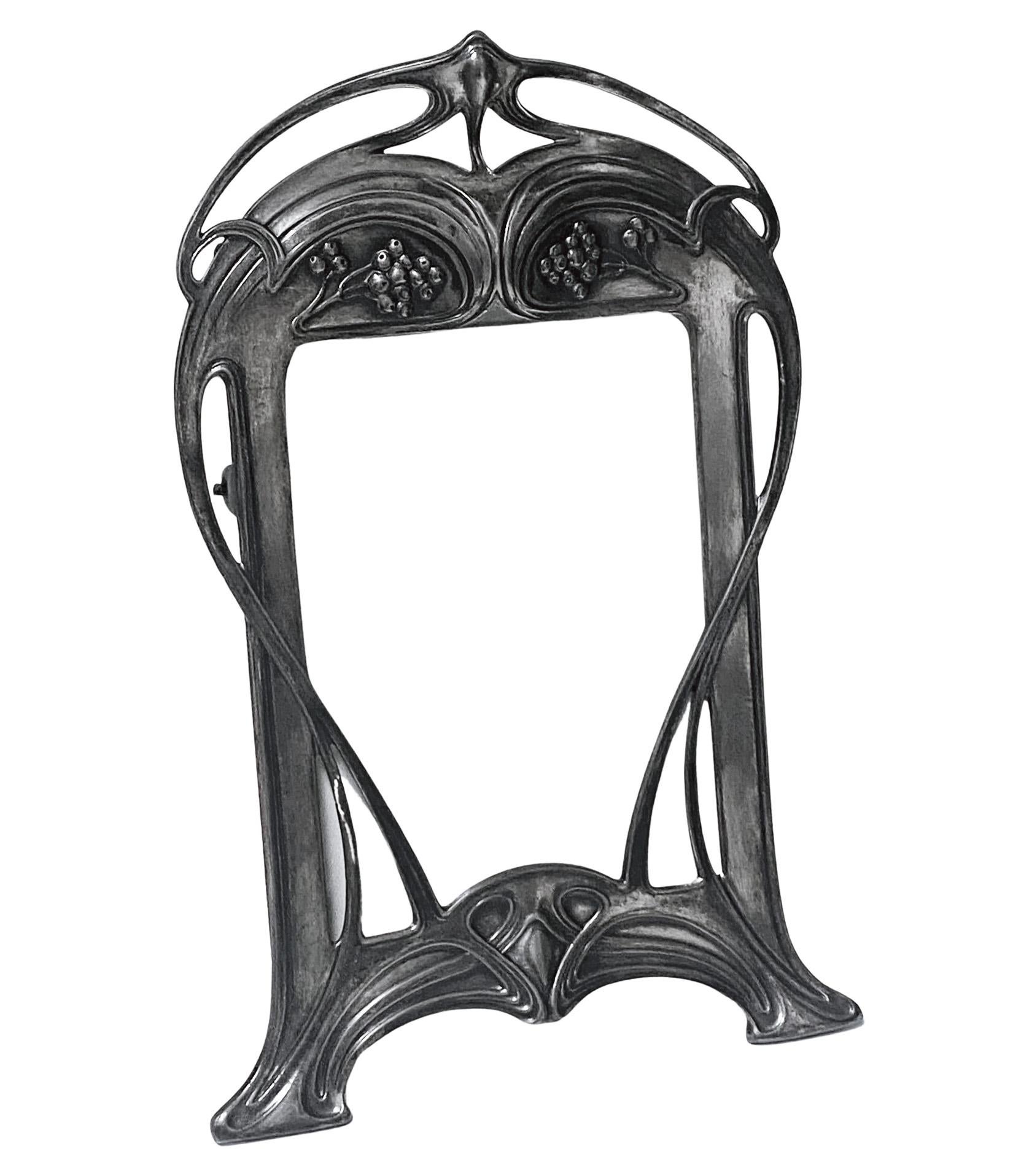 Art Nouveau Jugendstil Photograph Frame WMF Germany C.1906 In Good Condition In Toronto, Ontario
