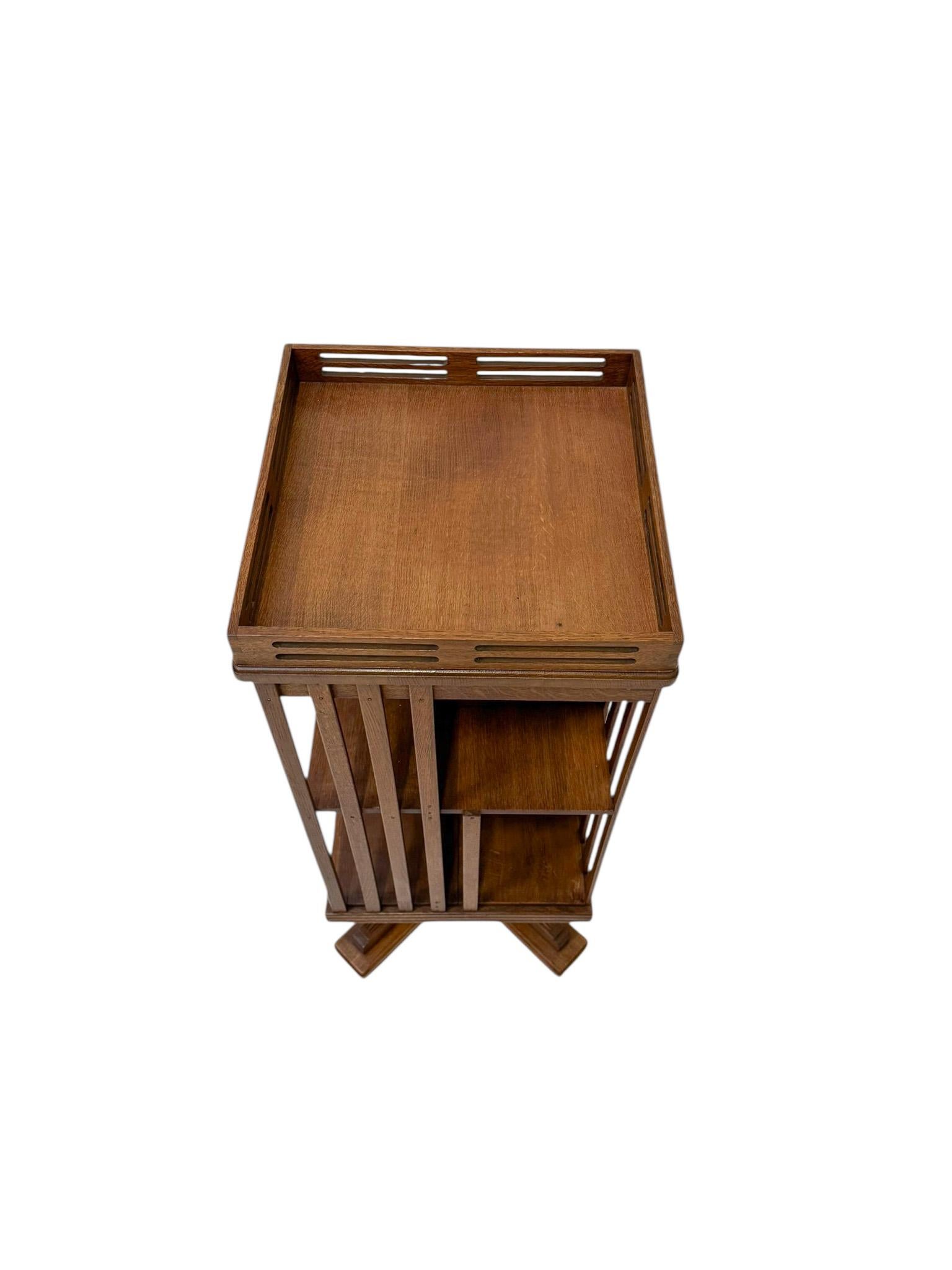 Olandese Art Nouveau Jugendstil Revolving Bookcase, 1900s in vendita