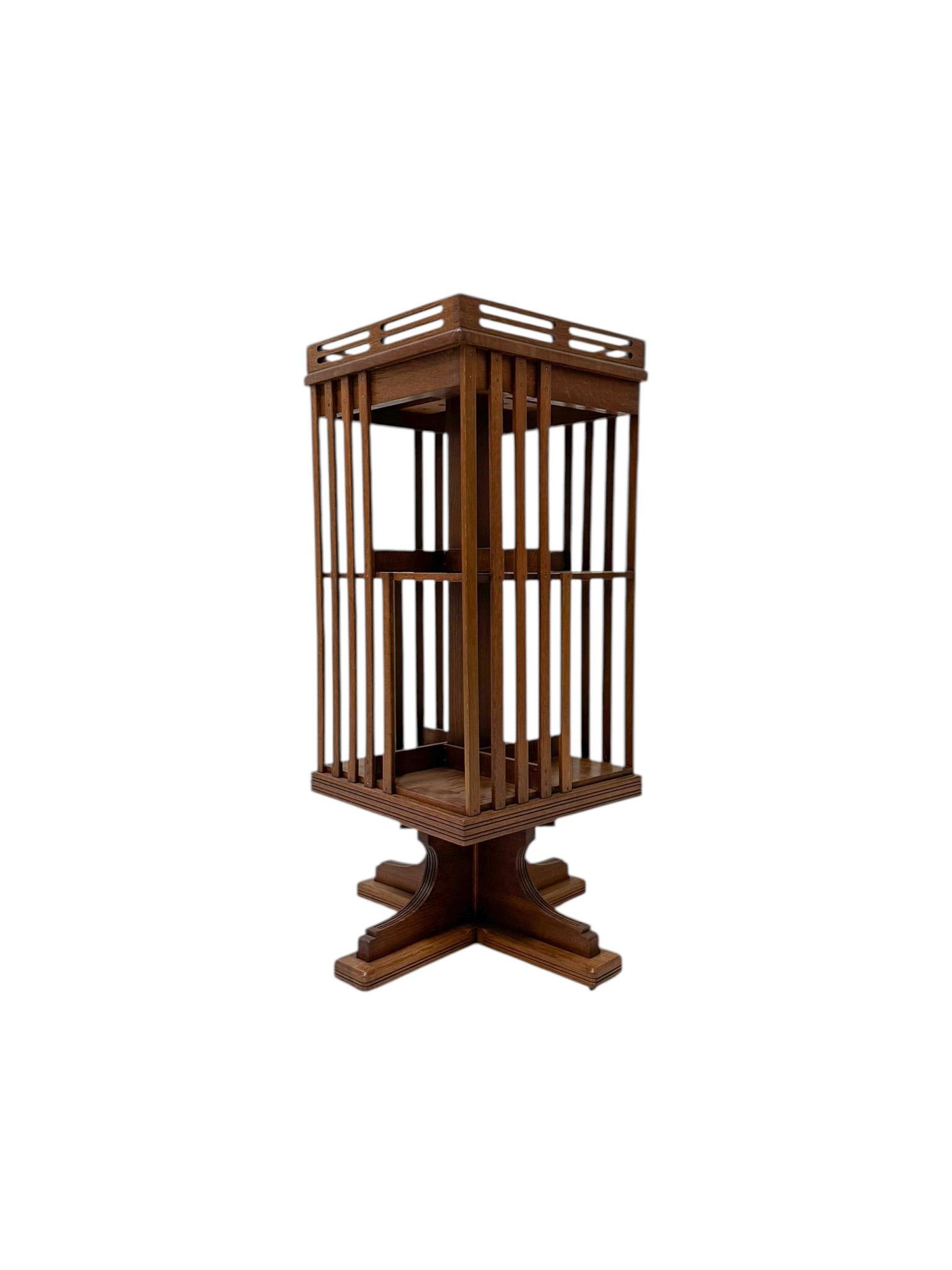 Art Nouveau Jugendstil Revolving Bookcase, 1900s in vendita 3