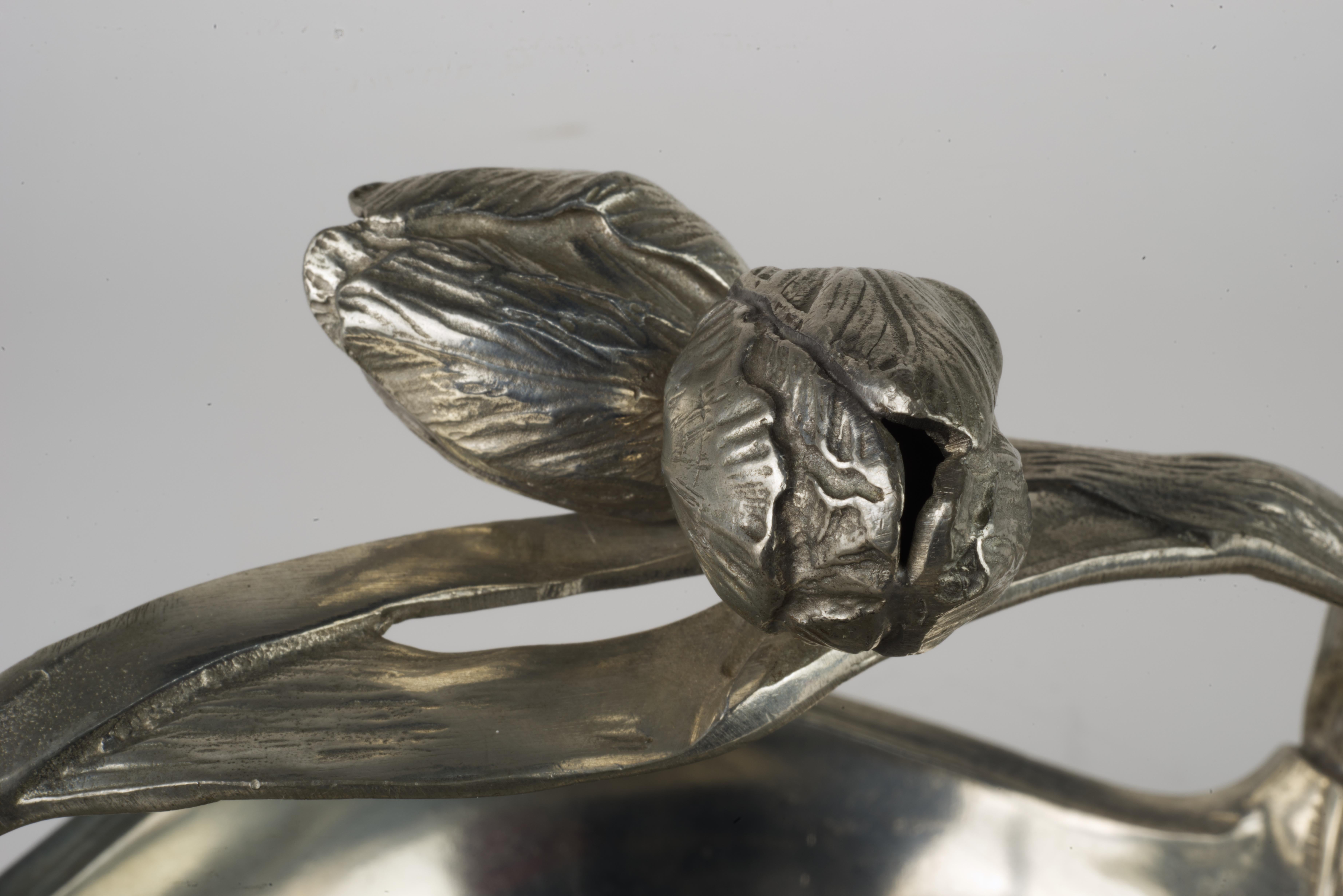 Jugendstil-Tulpenkorb im Jugendstil im Jugendstil im Stil von Achille Gamba, Zinn, Italien im Angebot 2