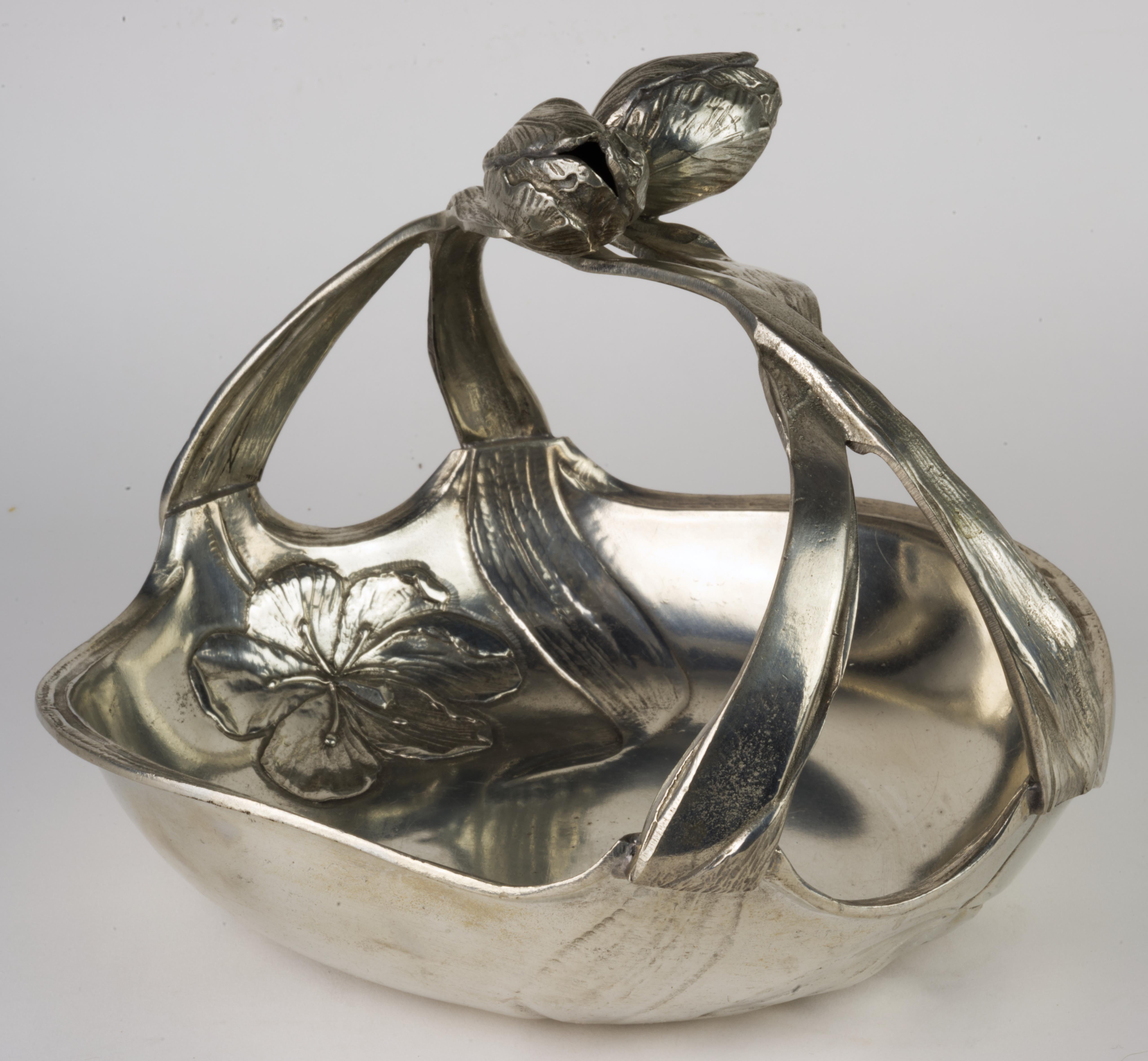 20th Century Art Nouveau Jugendstil Tulip Basket in Style of Achille Gamba, Pewter, Italy  For Sale