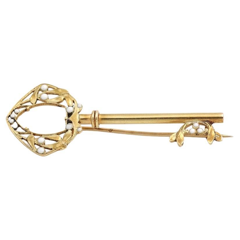 Art Nouveau Key Brooch in 18 Karat Gold and Enamel Mistletoe