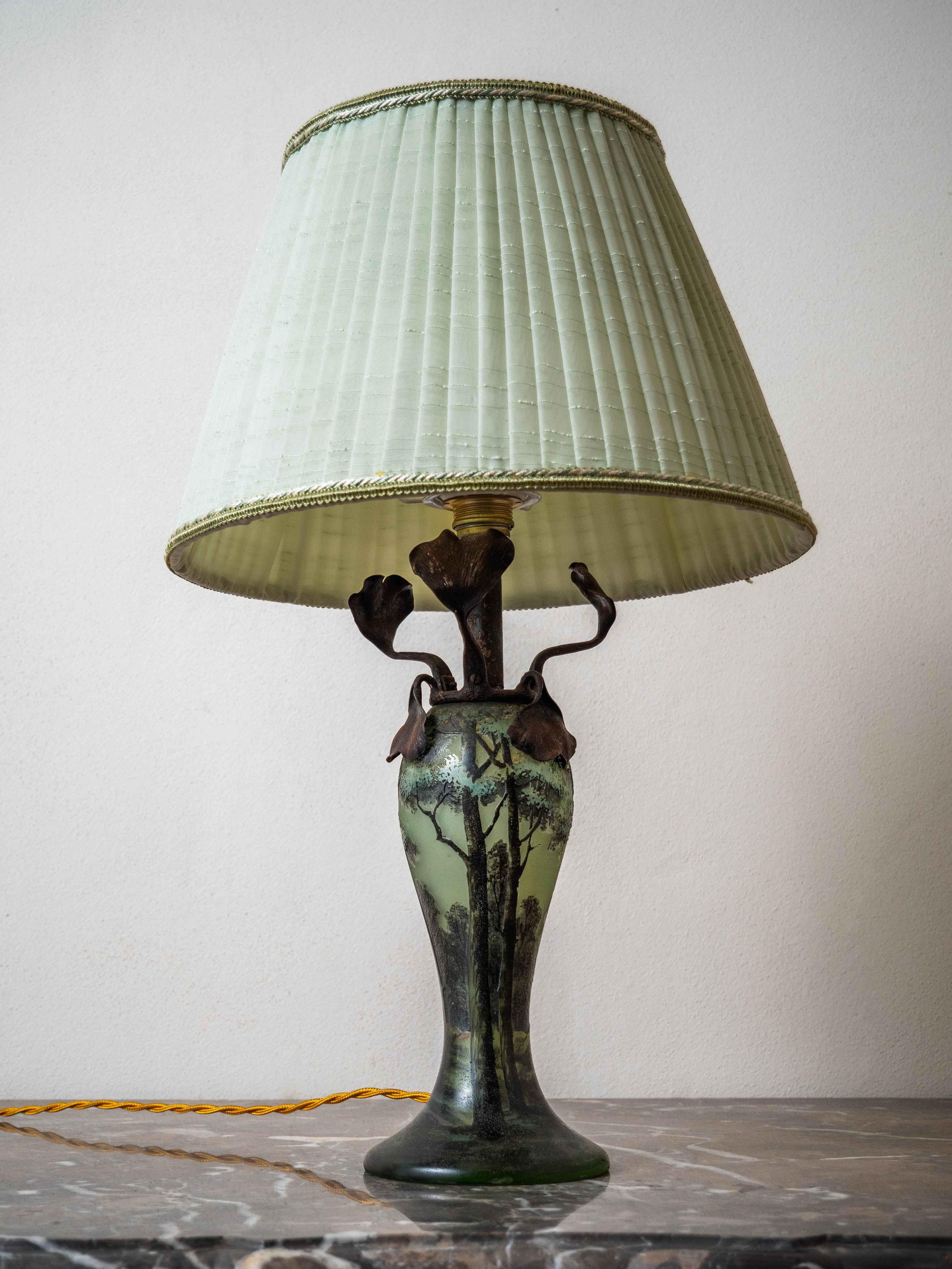 An antique Art Nouveau glass lamp by the famous glassmaker André Delatte of the Les Verreries I´Est SA glassworks, which was located near Nancy. His workshops mastered the techniques of the Daum workshops and often their creations resembled each