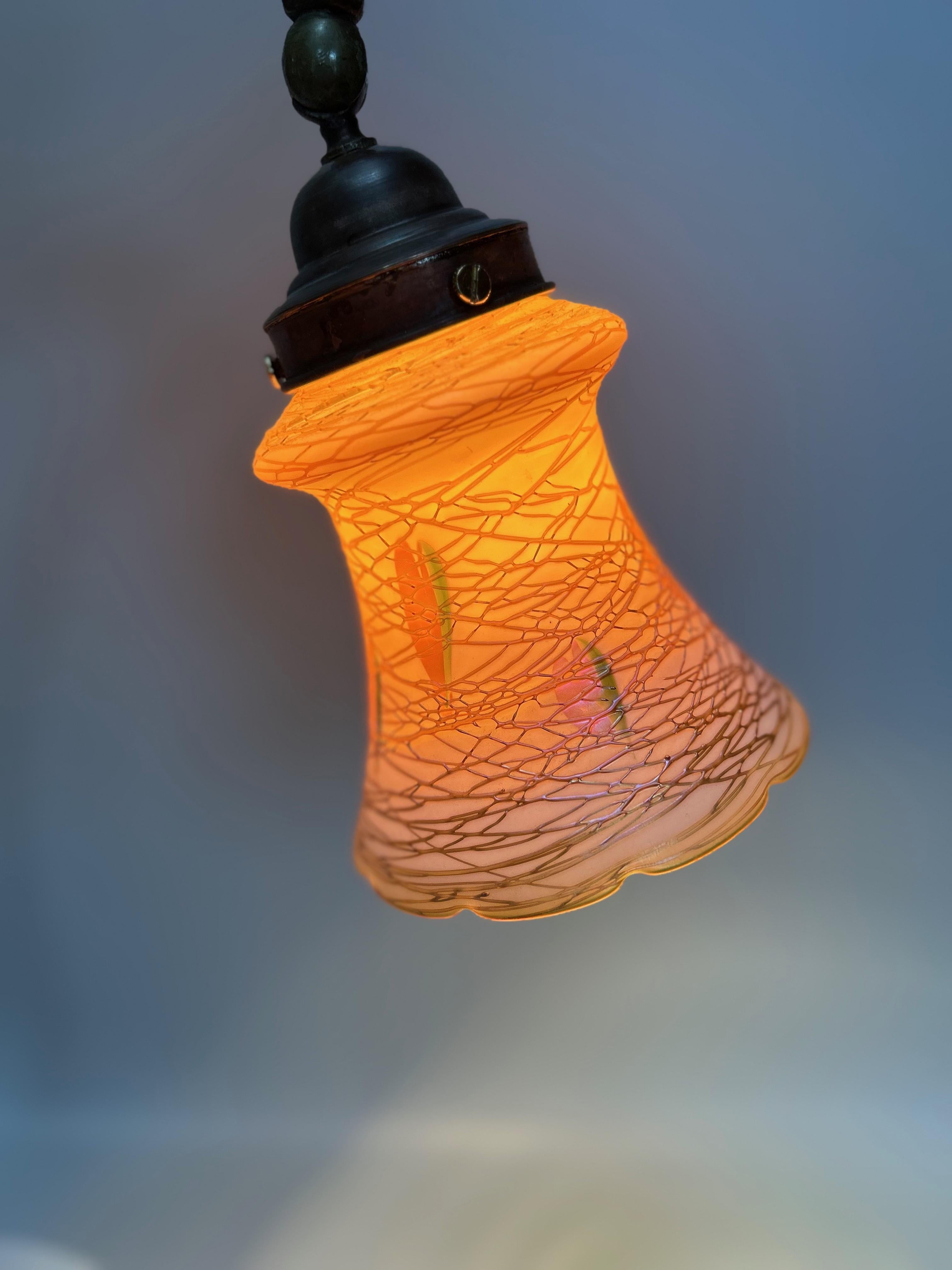 Lámpara Art Nouveau de Quezal en venta 4
