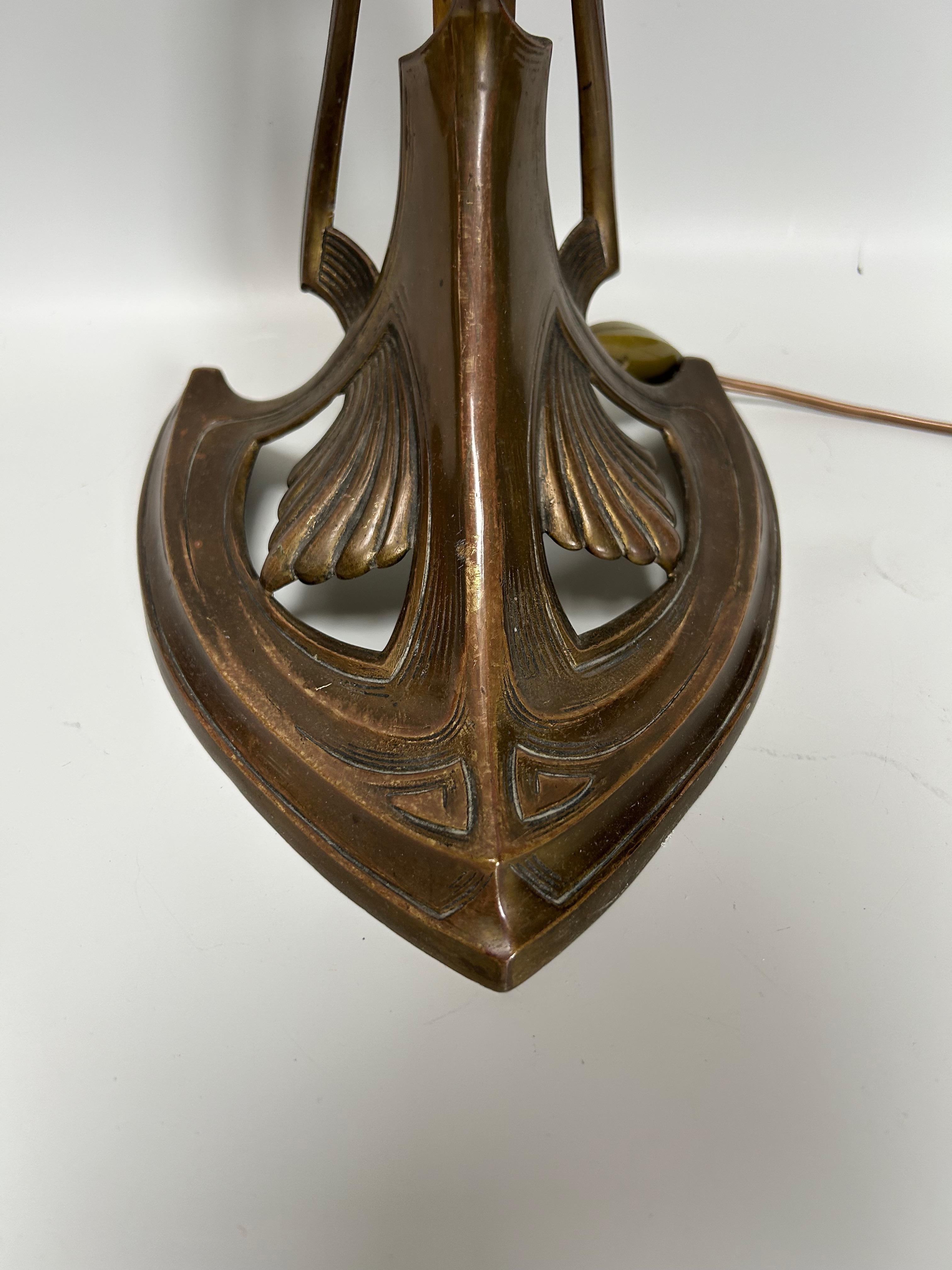 Lámpara Art Nouveau de Quezal principios del siglo XX en venta