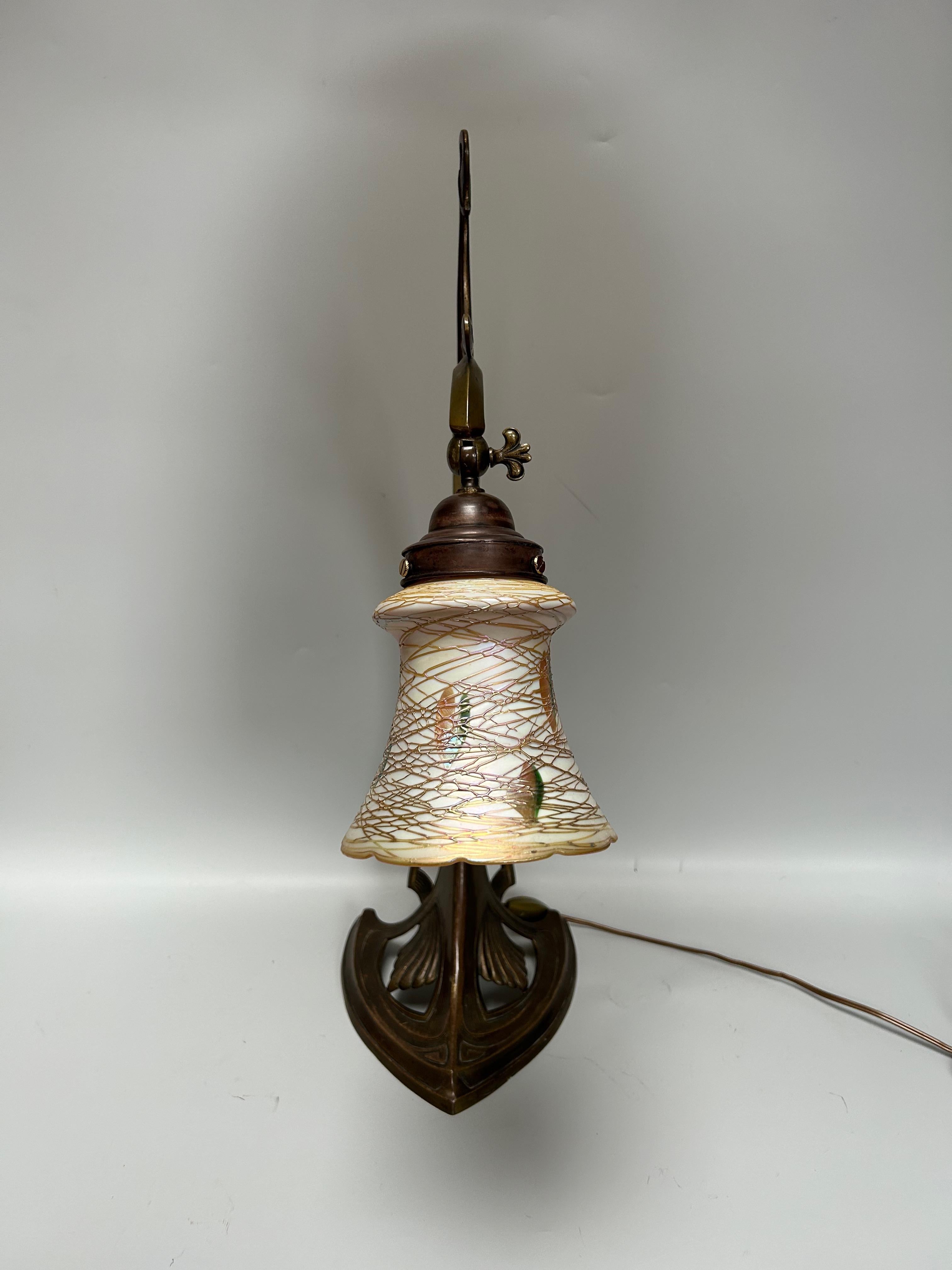 Lámpara Art Nouveau de Quezal Latón en venta