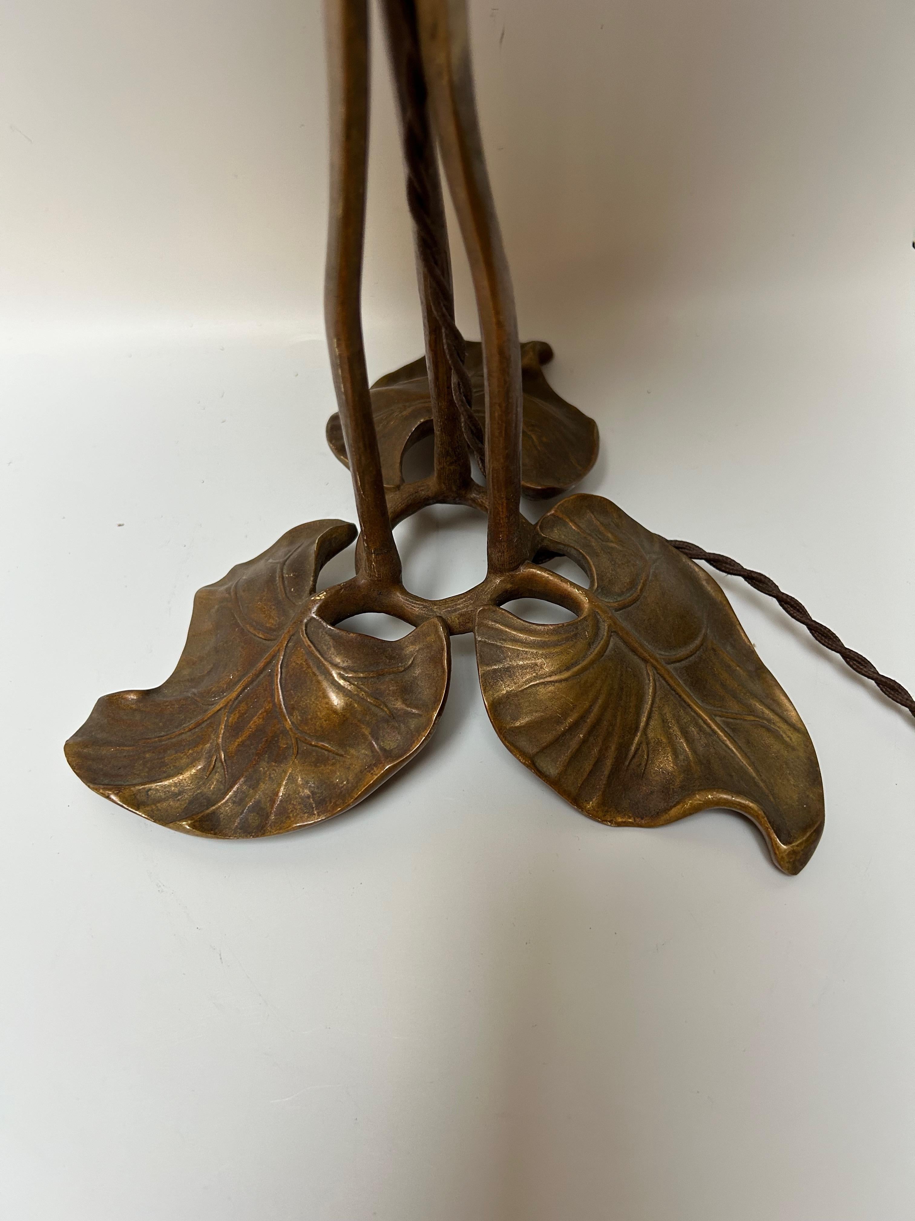 Art Nouveau lamp circa 1910 In Excellent Condition For Sale In NANTES, FR