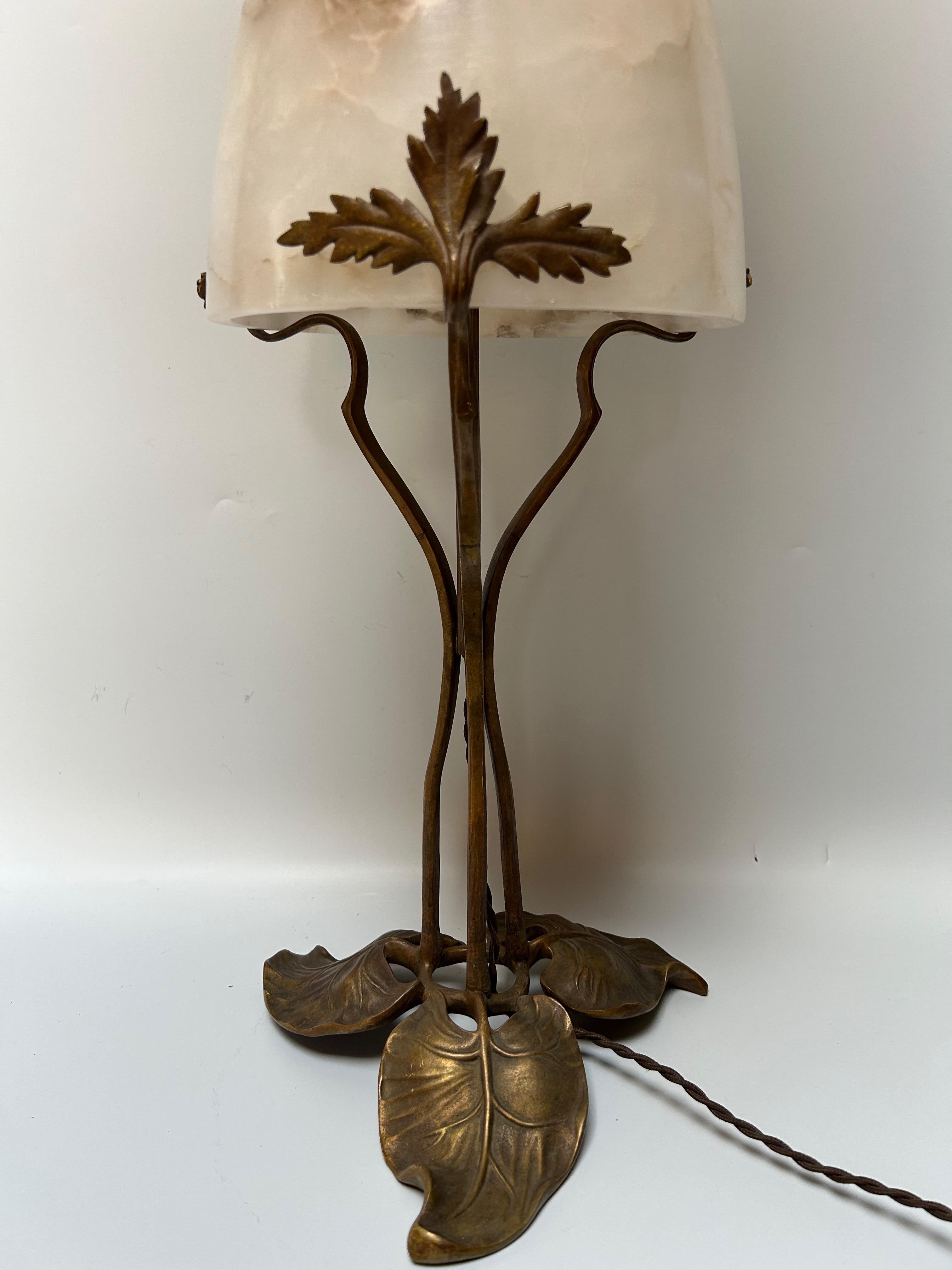 Art Nouveau lamp circa 1910 For Sale 2