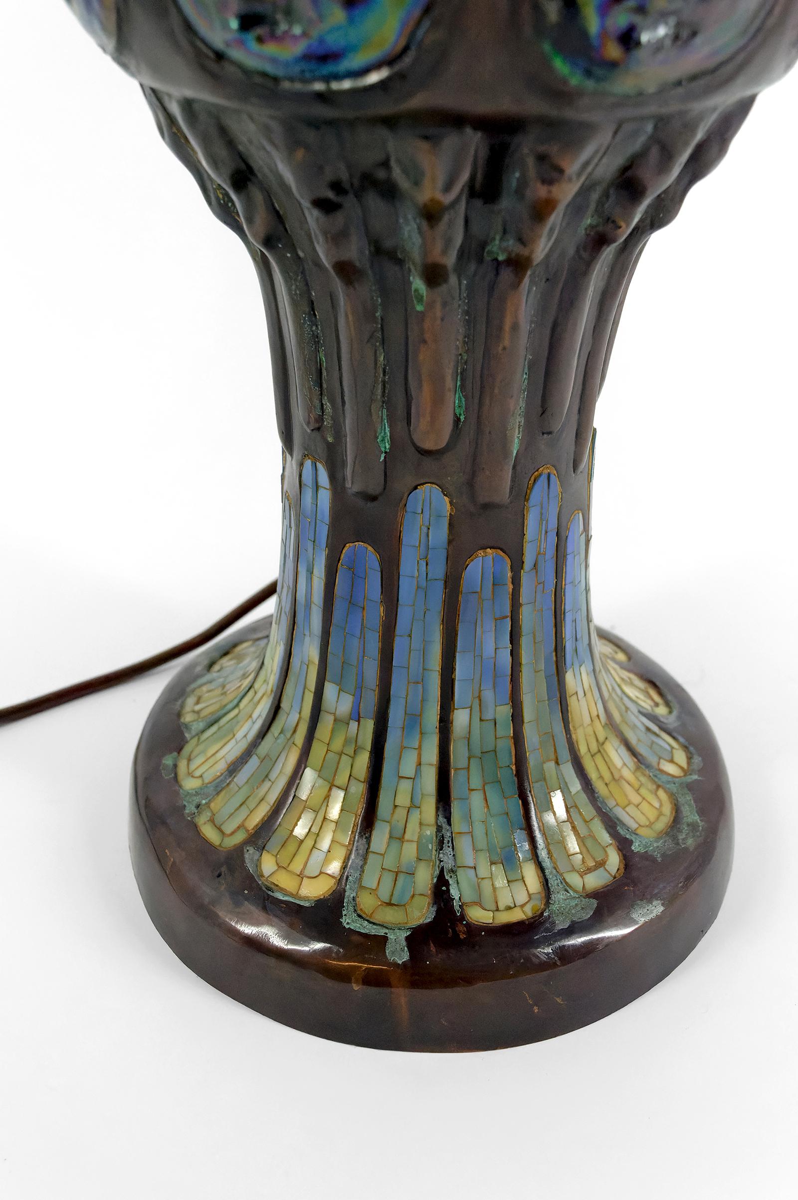 Lámpara Art Nouveau, Bronce patinado y Stained glass, estilo Tiffany, años 80 en venta 7