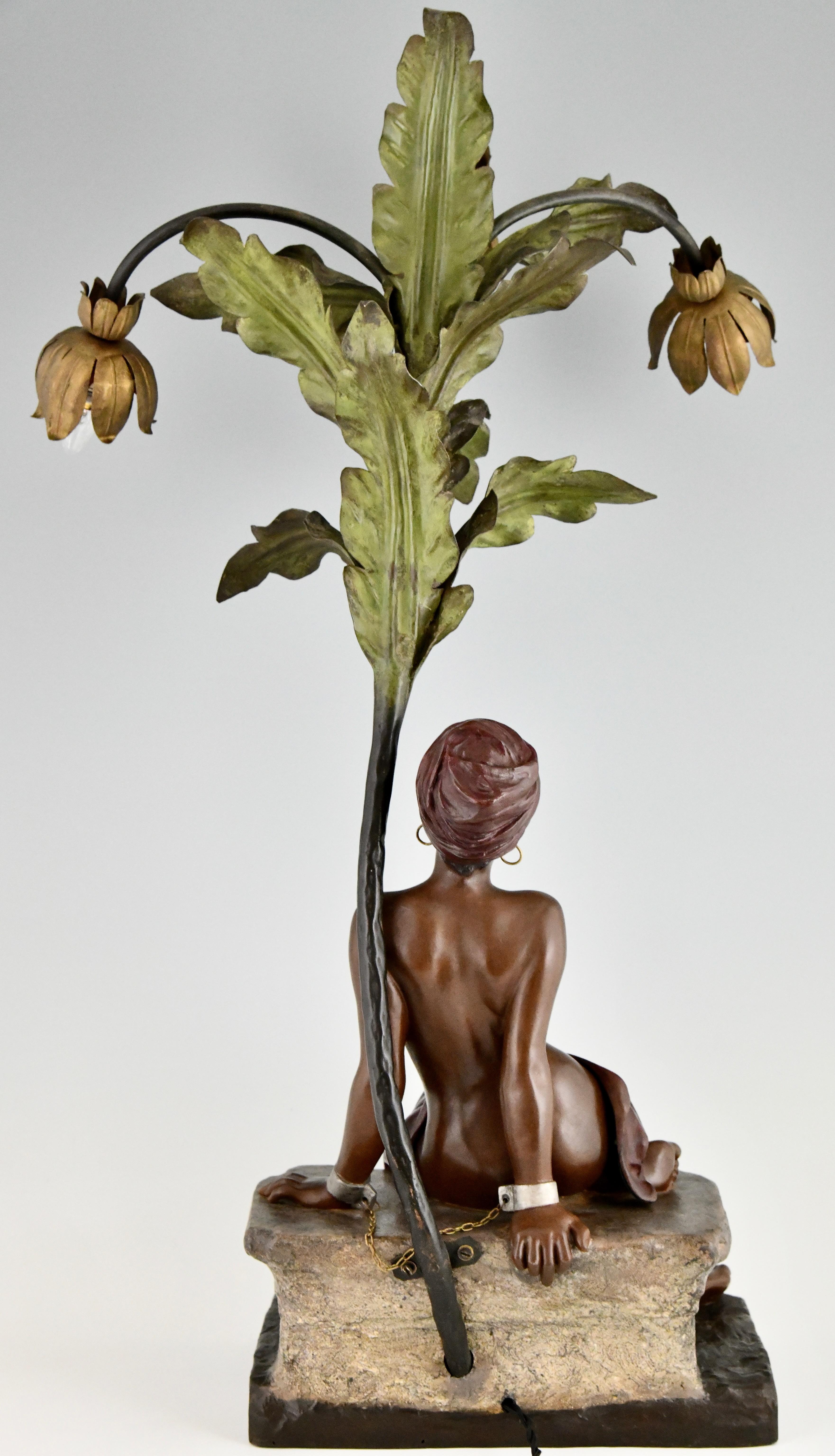 Lampe Art nouveau fille esclave sous palmier d' Emmanuel Villanis Bon état - En vente à Antwerp, BE