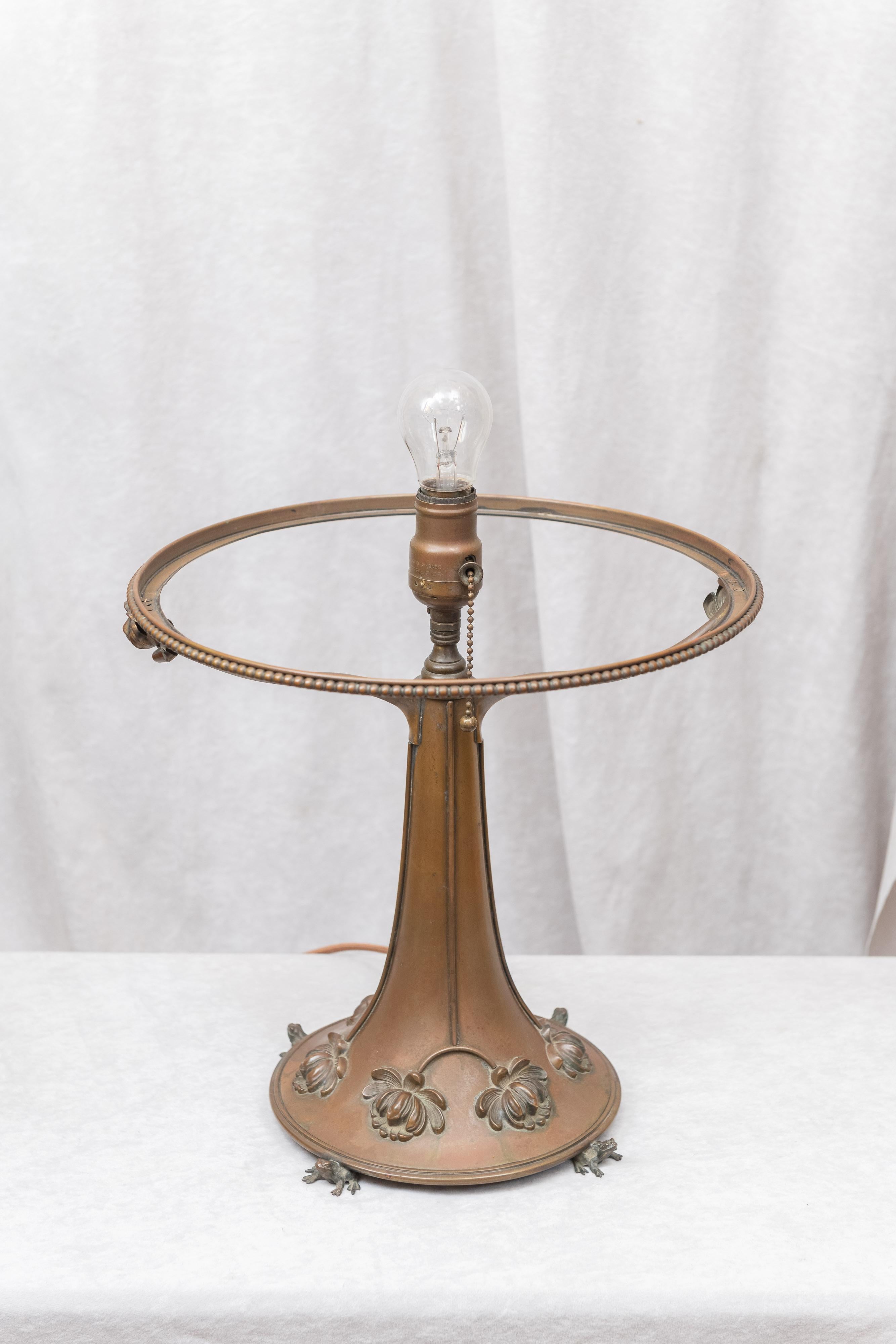 Art Nouveau Lamp with Green Etched Floral Shade and Bronze Base with 4 Frogs 1