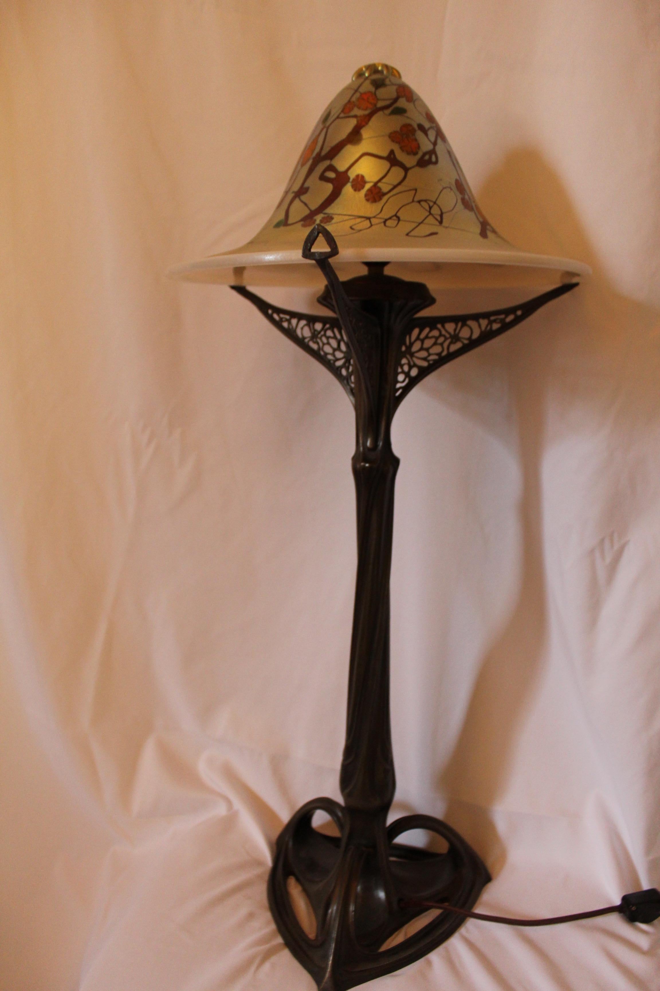 Art Nouveau Lamp, Art Glass Shade, Bronze Casting, after Louis Majorelle In Excellent Condition For Sale In Los Angeles, CA