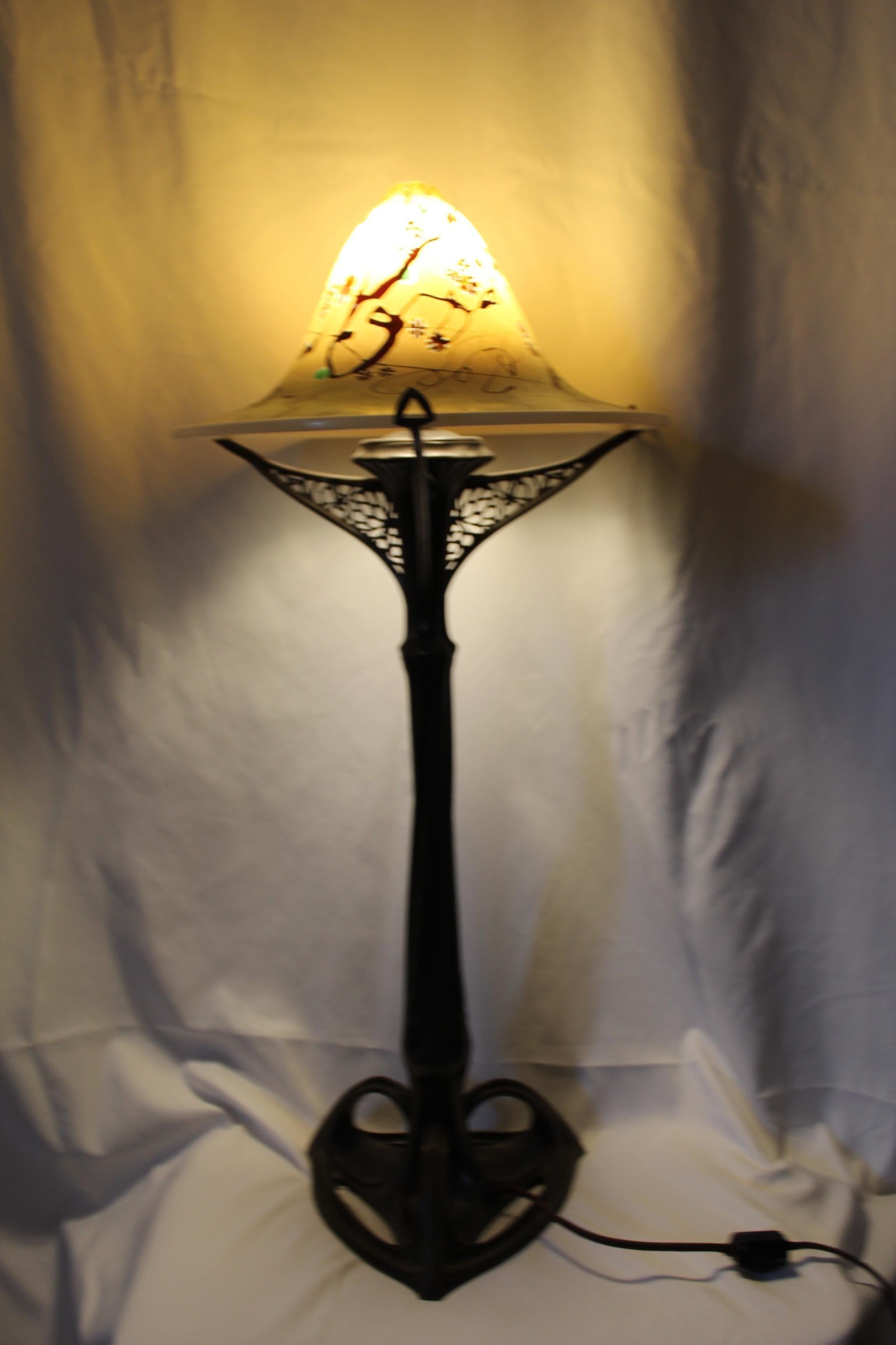 Art Nouveau Lamp, Art Glass Shade, Bronze Casting, after Louis Majorelle For Sale 4