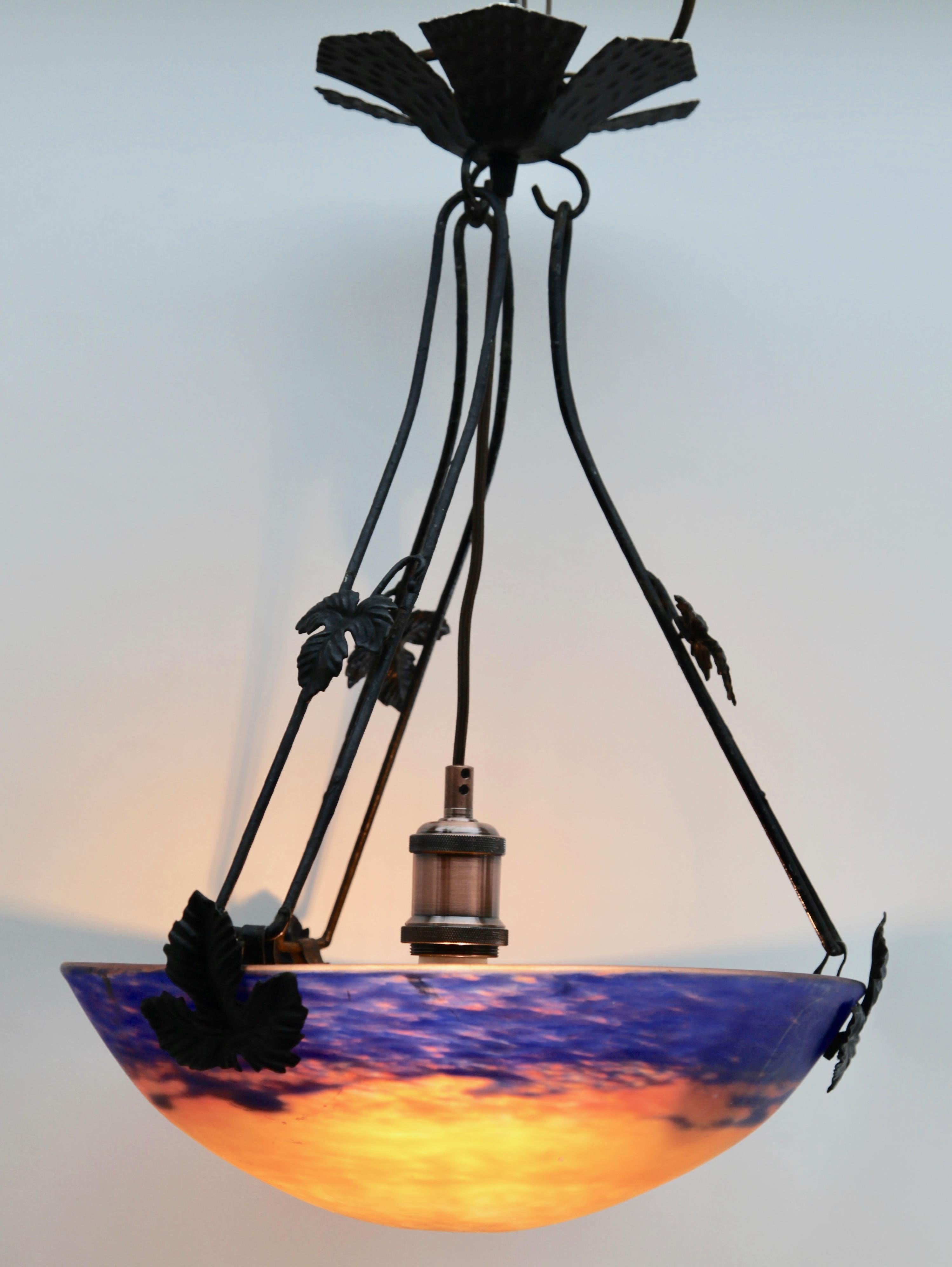 Art Nouveau Lampshade Signed, by Muller Freres, Luneville, circa 1925 1