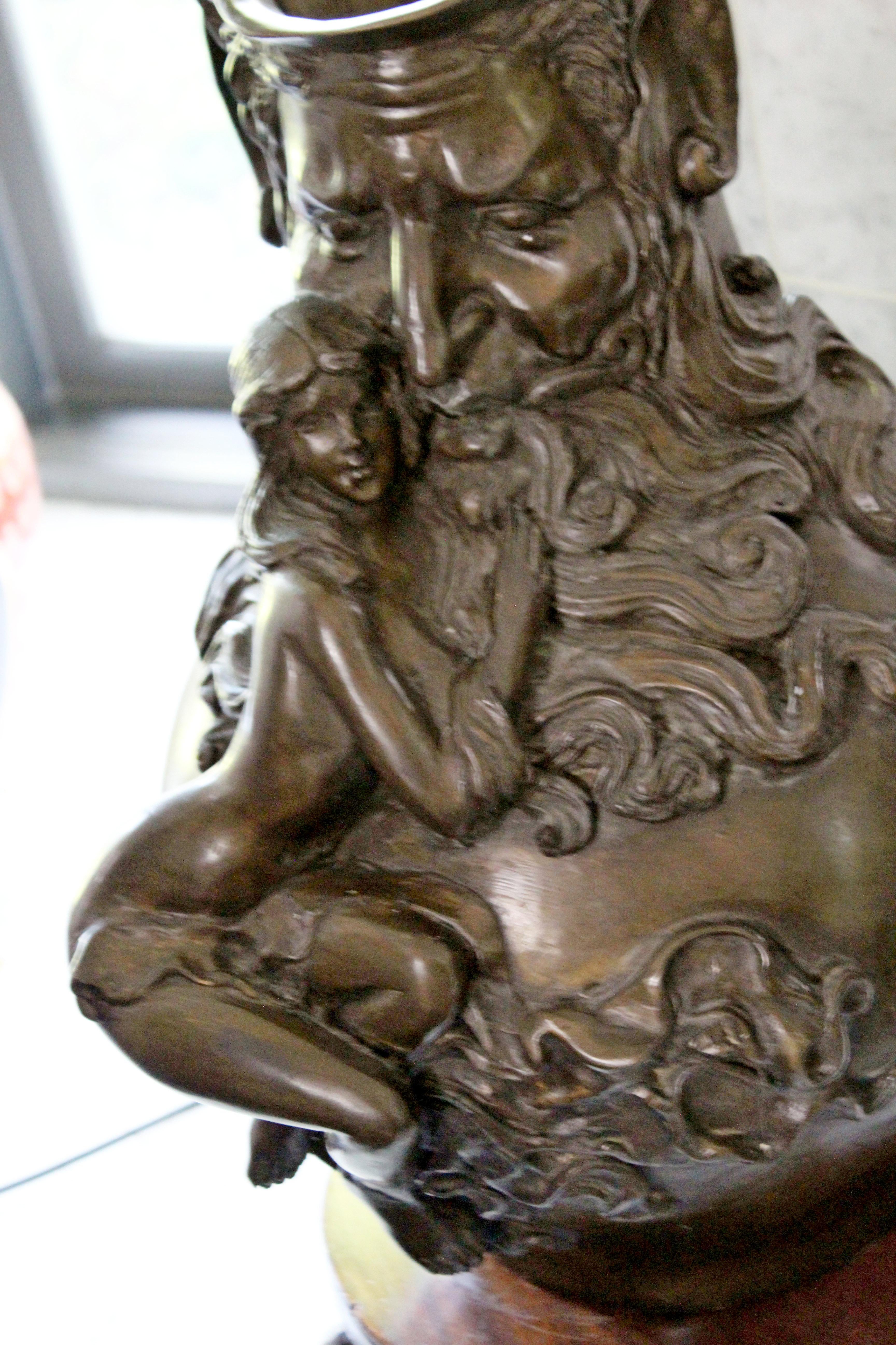 For your consideration is a marvellous, intricately designed, bronze urn, with artwork depicting a God and a nude woman. In excellent condition. The dimensions of the urn are 15