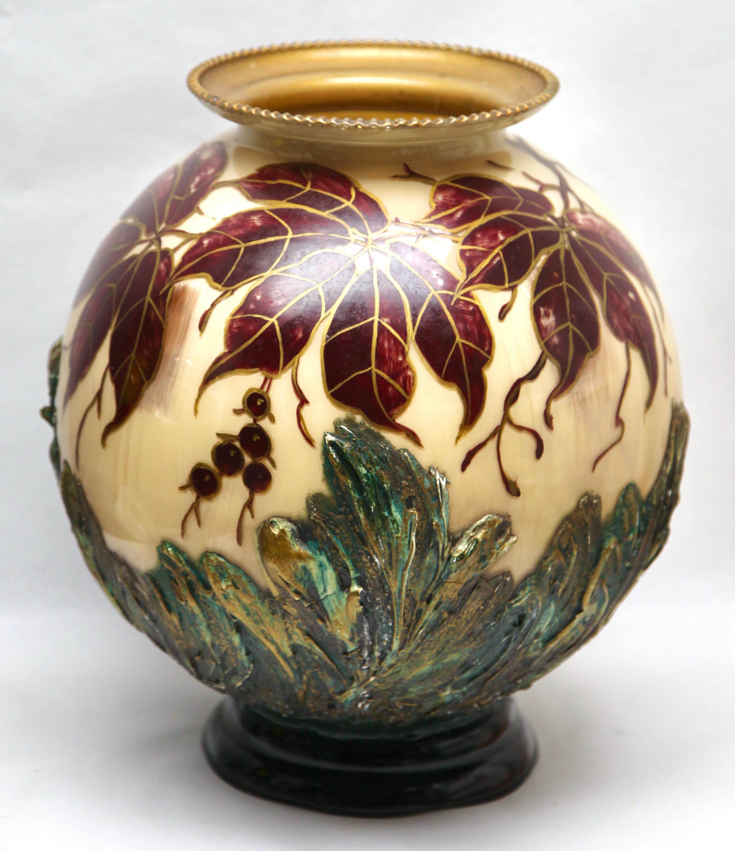 Art nouveau large handmade and hand painted opaline vase, Belgium 1920s
Handmade and hand-glazed in brilliant coloured with a spray of chrysanthemum blooms
Made in Belgium
Art Nouveau period 1920 fine quality.

The pieces are in Good condition