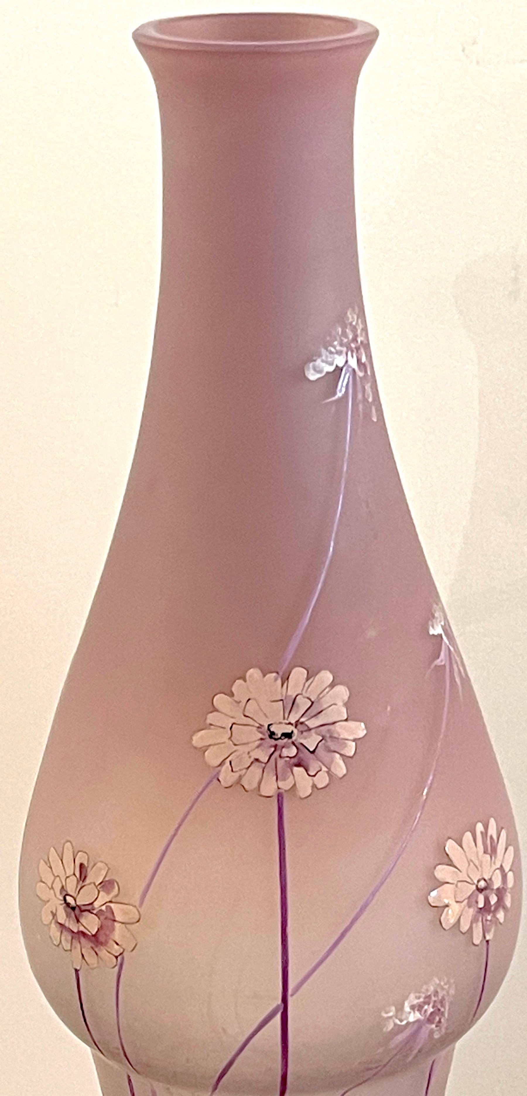 Jugendstilvase aus lavendelfarbenem Zinn, emailliert, Mont Joye zugeschrieben (Art nouveau) im Angebot