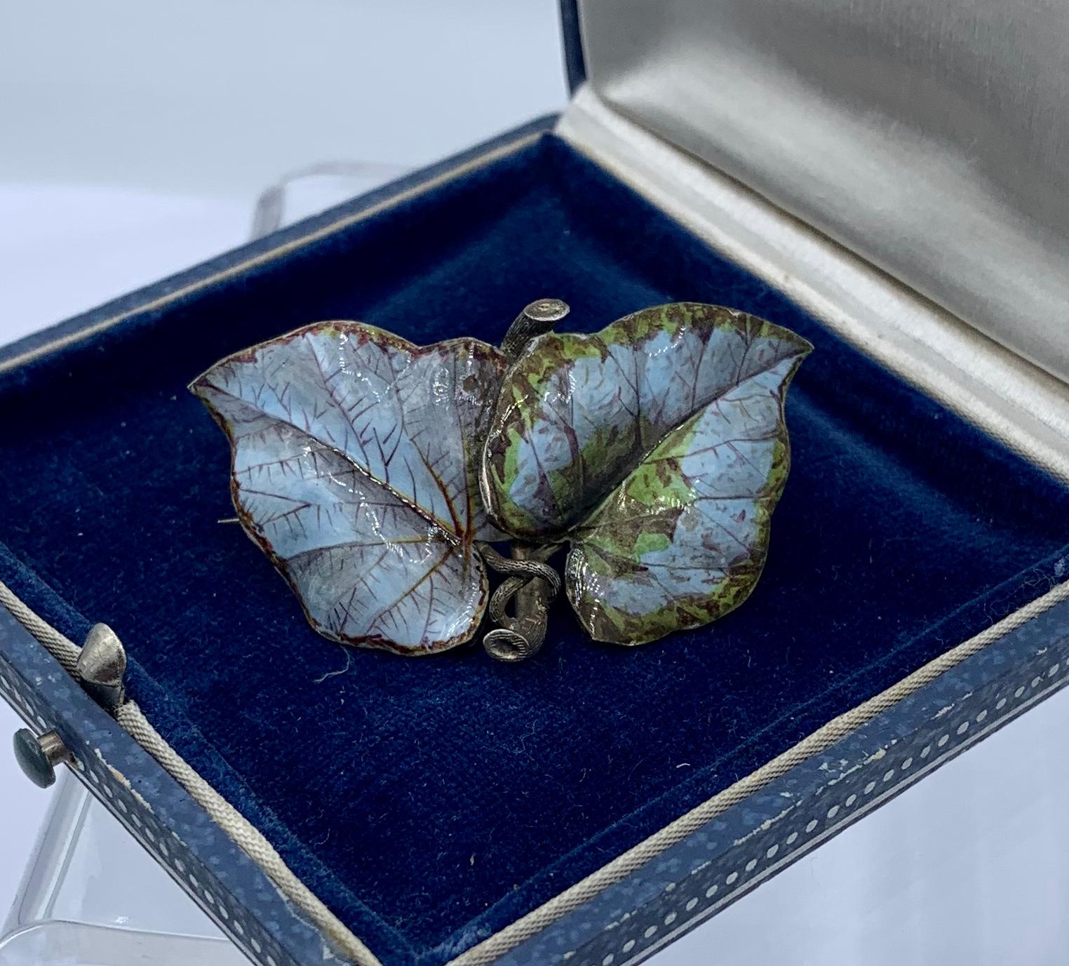 Art Nouveau Leaf Enamel Brooch Pin Antique Silver Circa 1910 In Good Condition In New York, NY