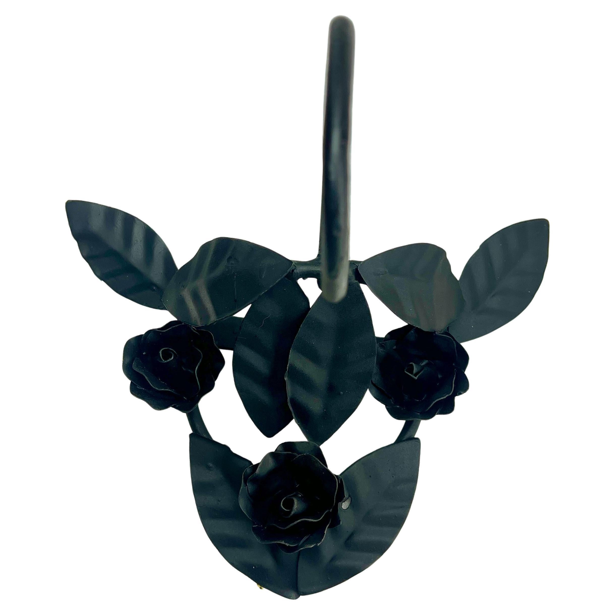 Verre d'art Paire de lampes murales Lemiere Art Nouveau en fer forgé avec abat-jour en pâte de verre en vente
