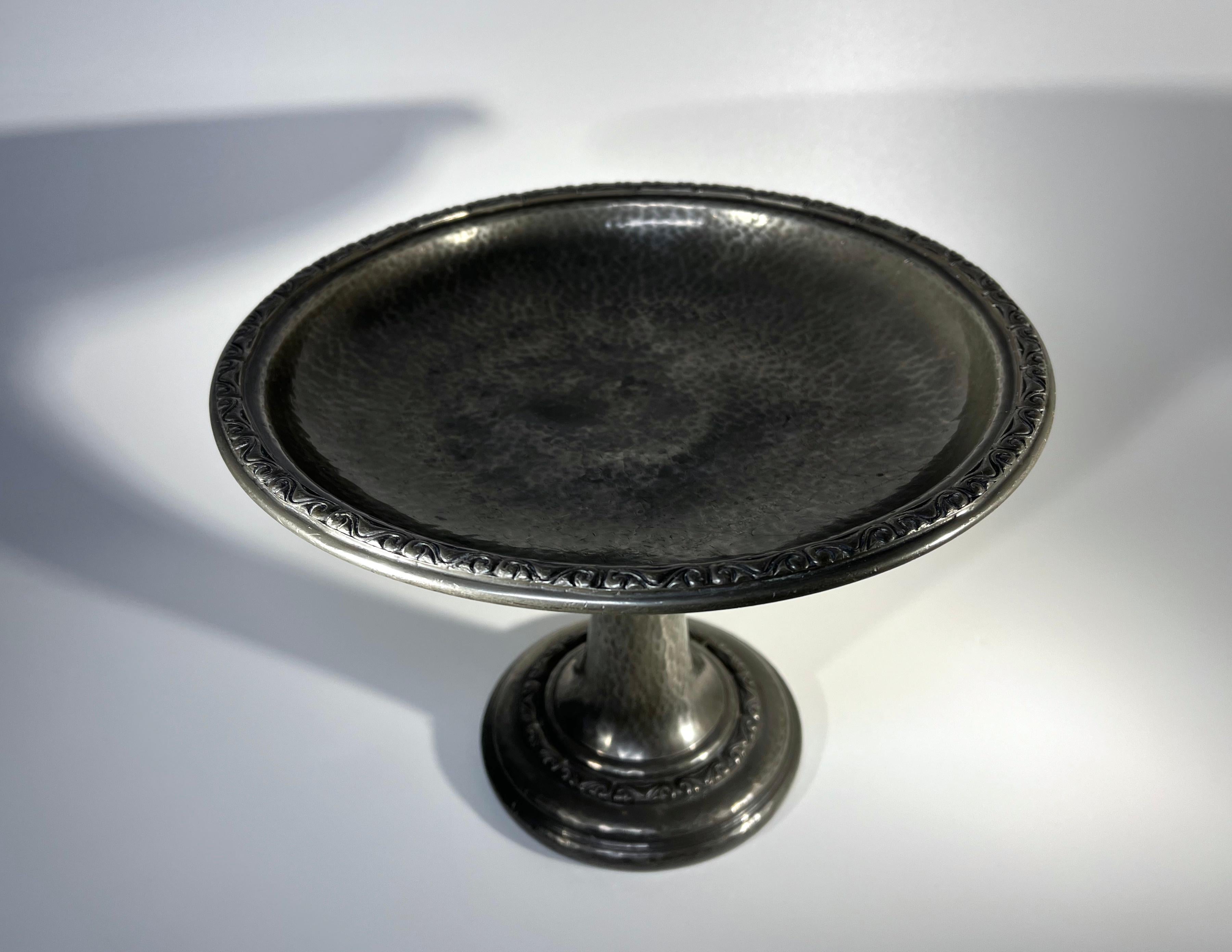 English Art Nouveau, Liberty & Co., Tudric Hammered Antique Pewter Tazza c1910 For Sale