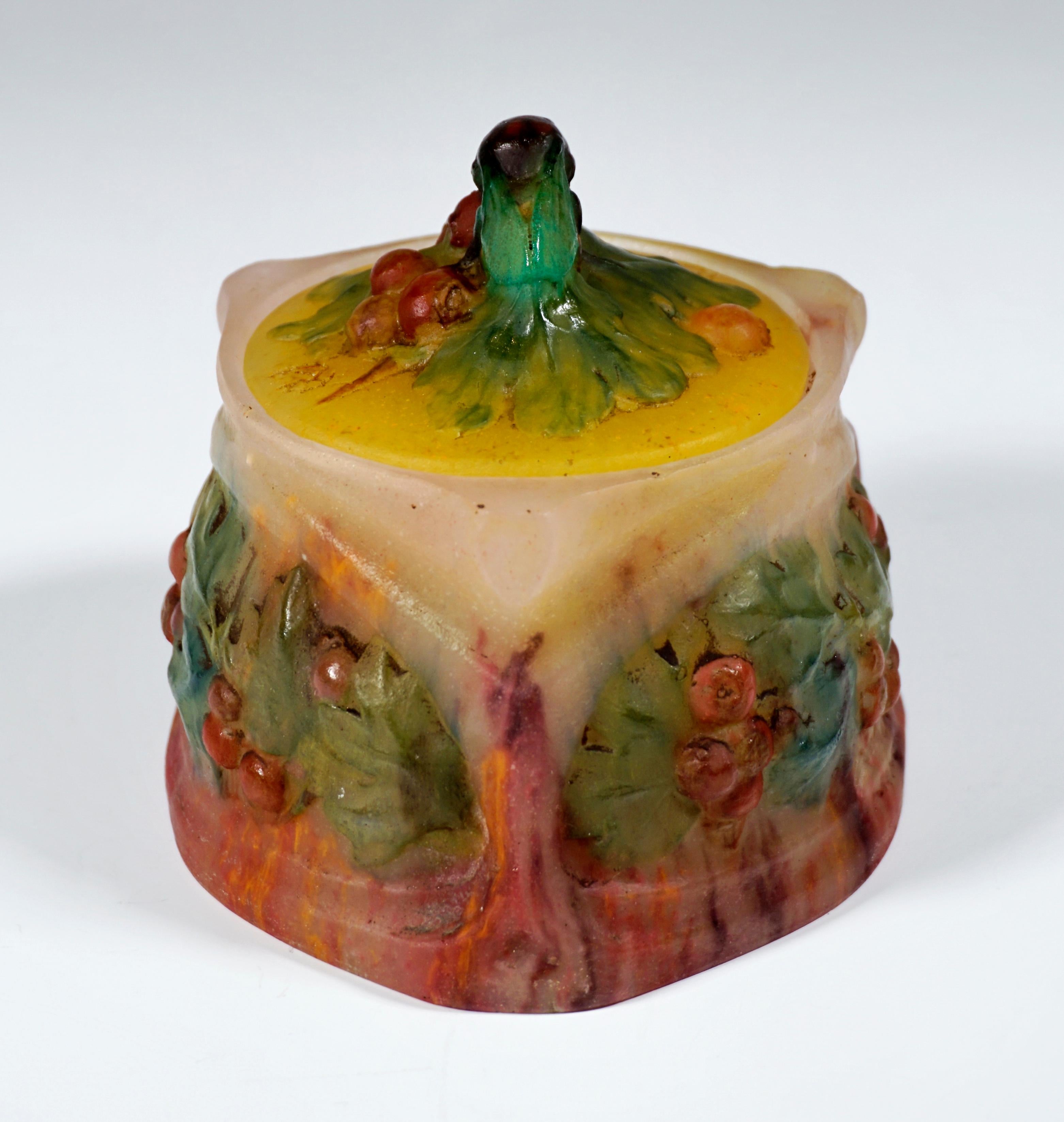 Art Nouveau Lidded Box With Bumblebee, Amalric Walter & Henri Bergé Nancy France In Good Condition In Vienna, AT