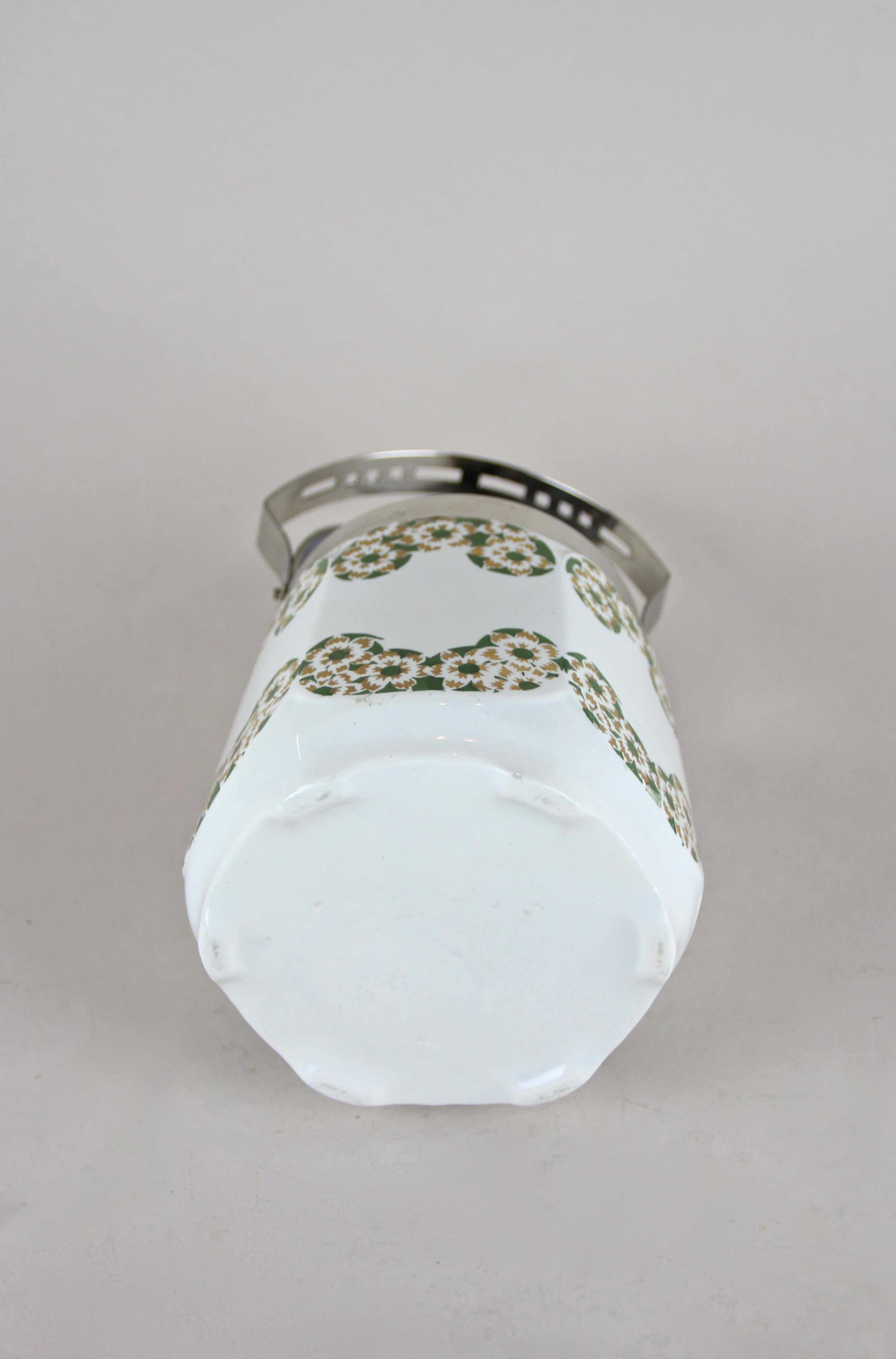 Art Nouveau Lidded Ceramic Jar, Austria, circa 1915 4