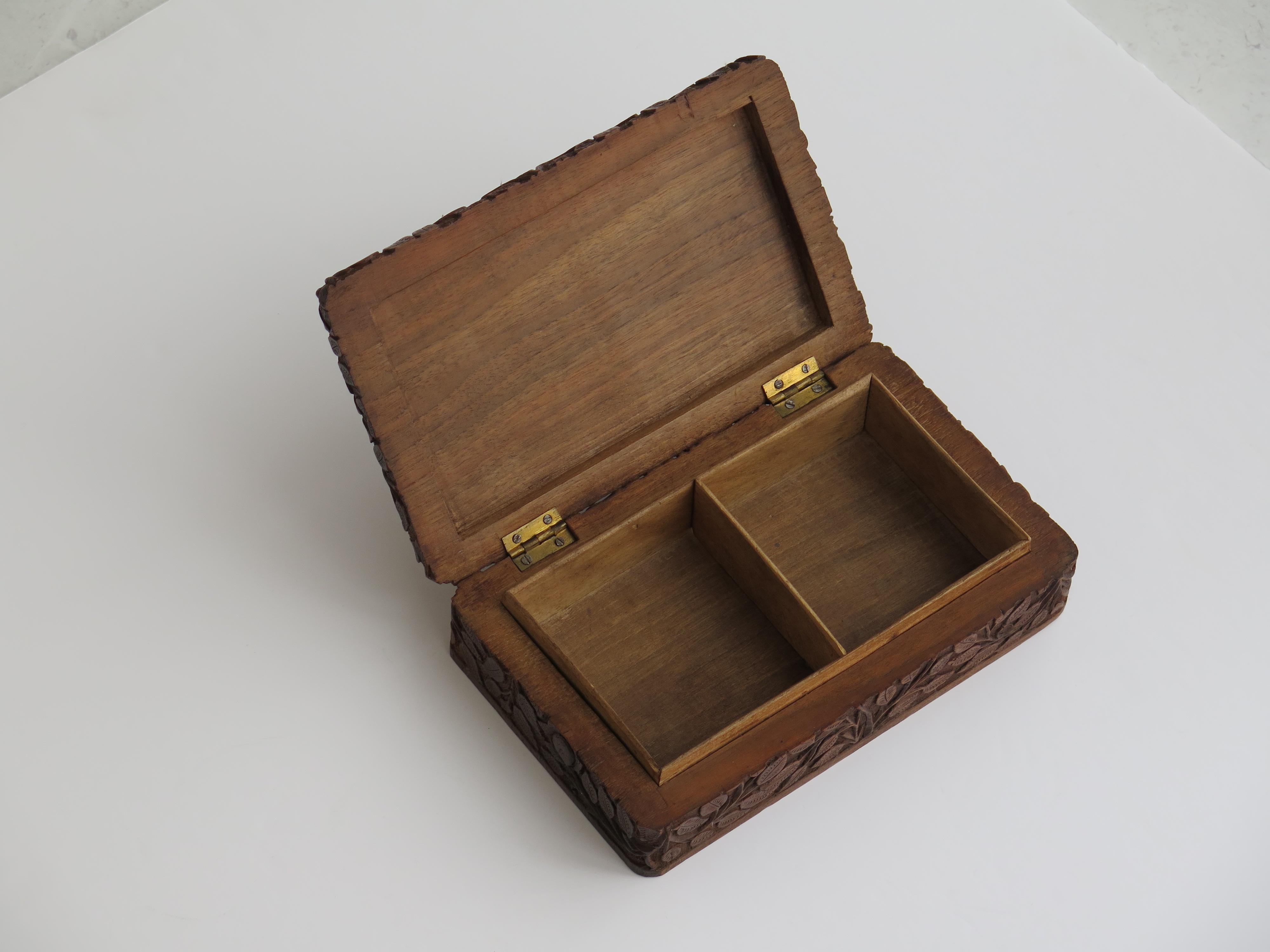 Art Nouveau Lidded Oak Box with hand carved sinuous floral theme, circa 1900 For Sale 8