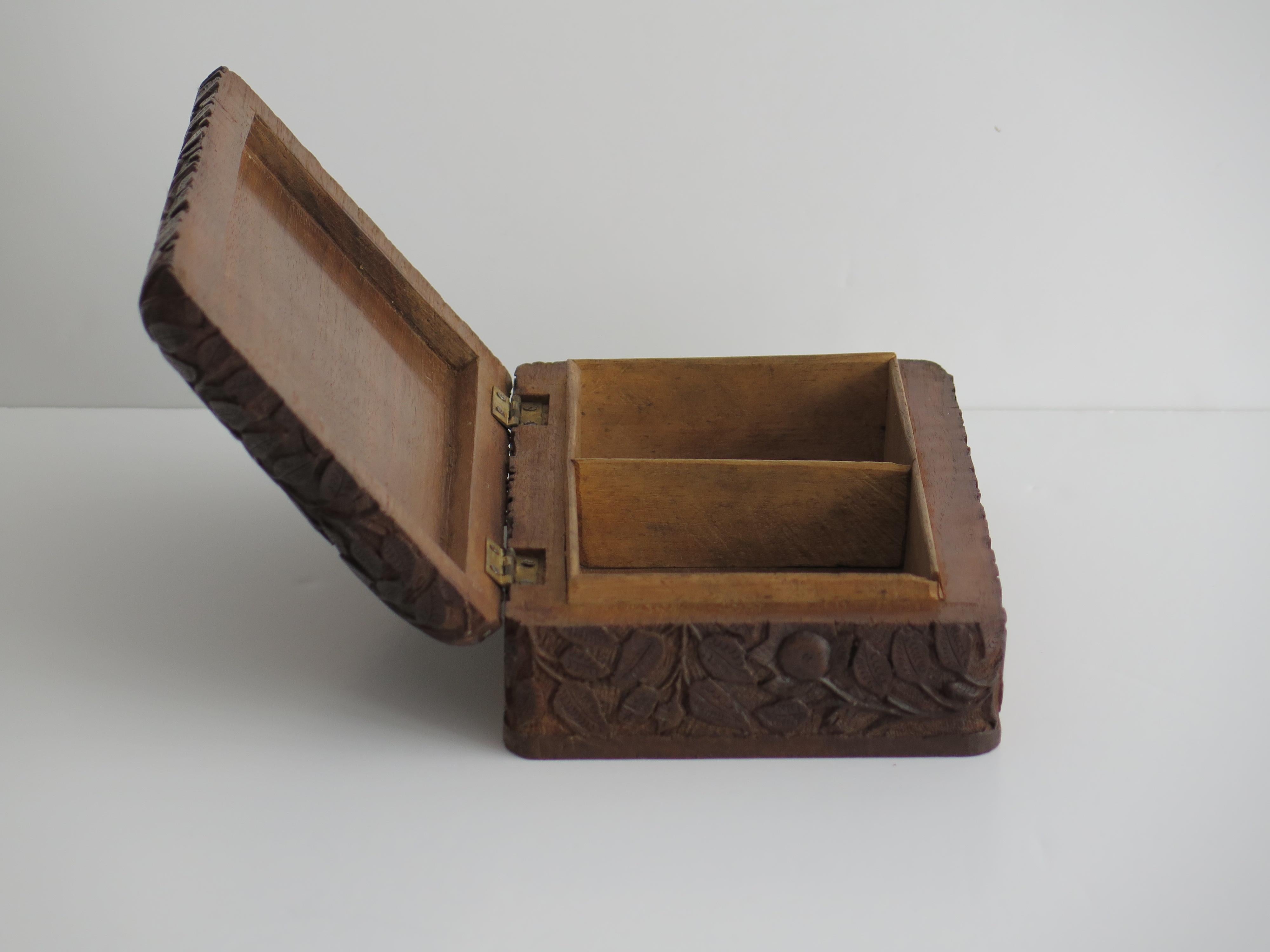 Art Nouveau Lidded Oak Box with hand carved sinuous floral theme, circa 1900 For Sale 9