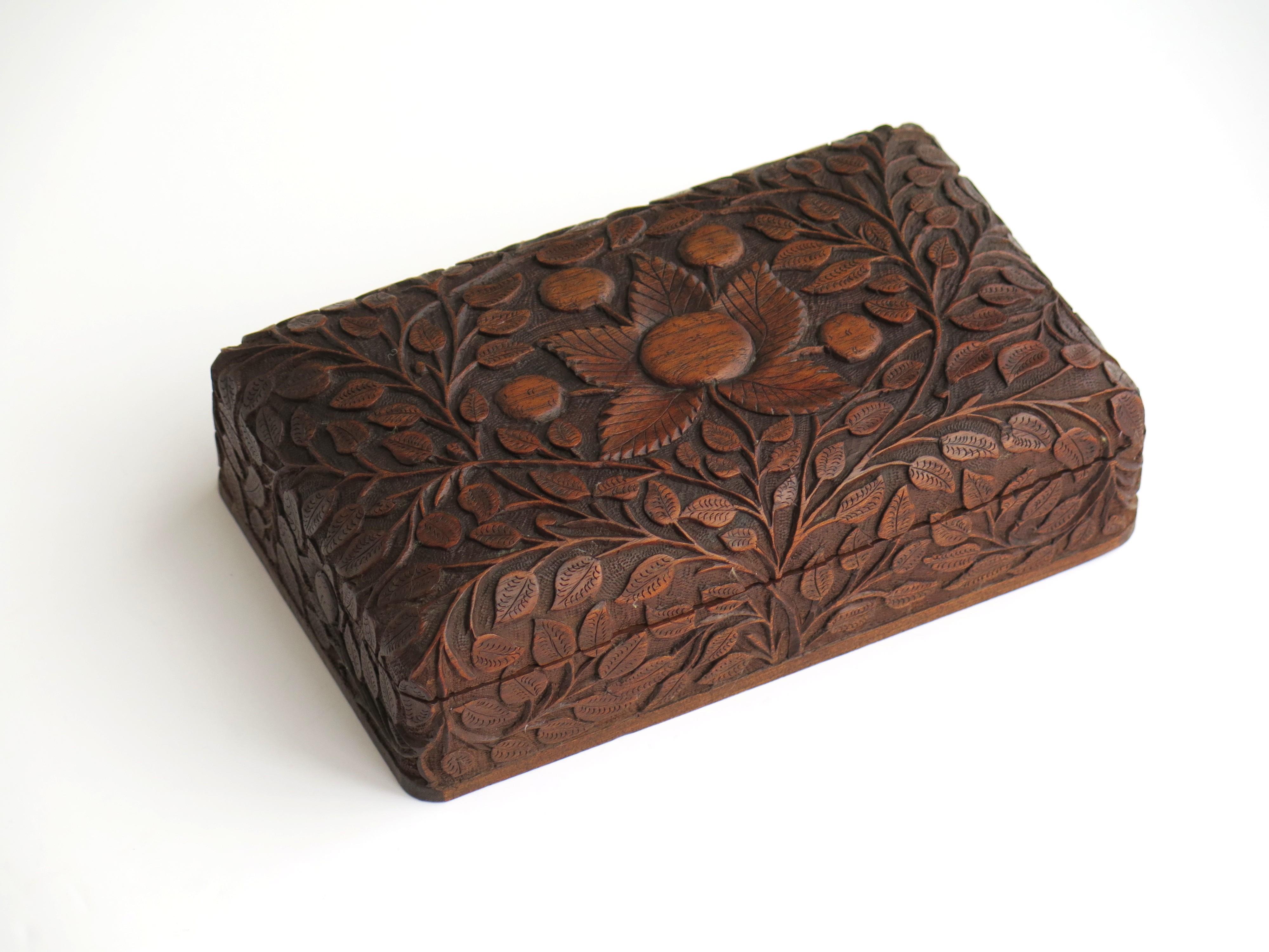 English Art Nouveau Lidded Oak Box with hand carved sinuous floral theme, circa 1900 For Sale