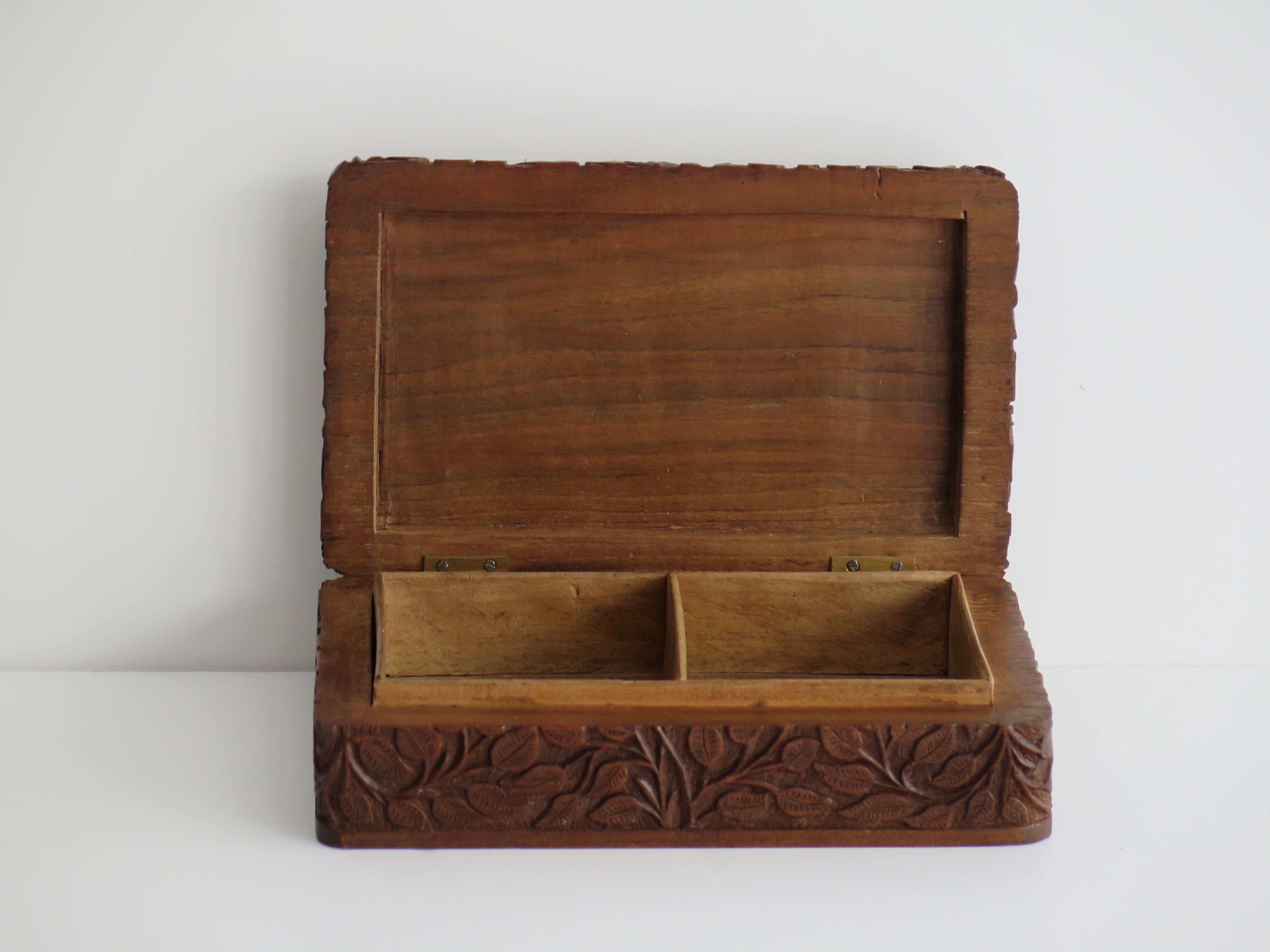 Art Nouveau Lidded Oak Box with hand carved sinuous floral theme, circa 1900 In Good Condition For Sale In Lincoln, Lincolnshire