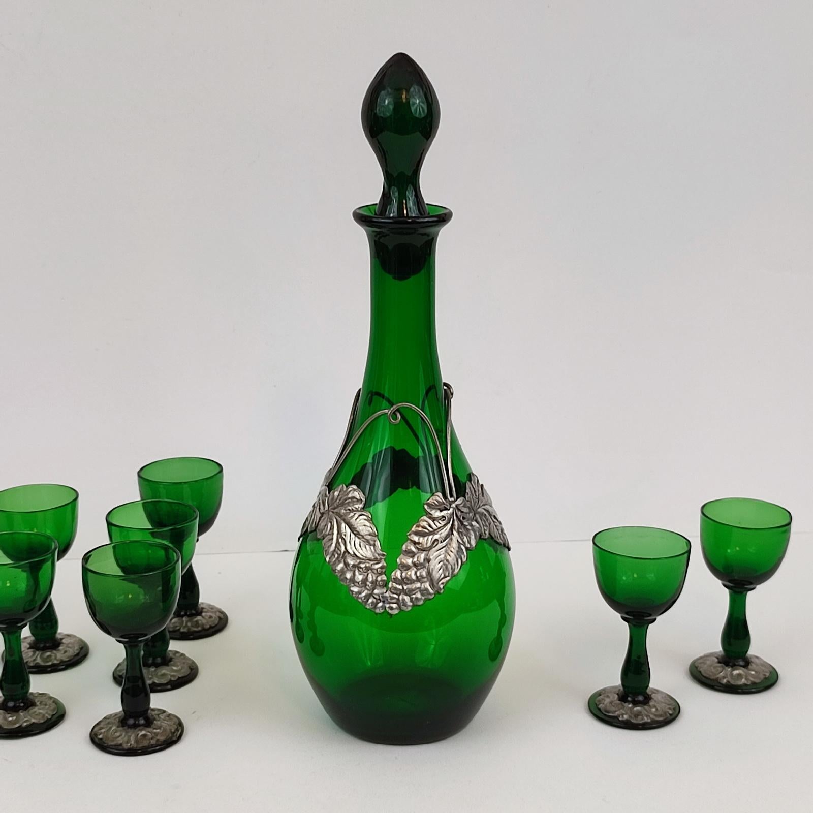 Art Nouveau Liquor Service Decanter and Eight Glasses, Holmegaard, 1930s For Sale 4
