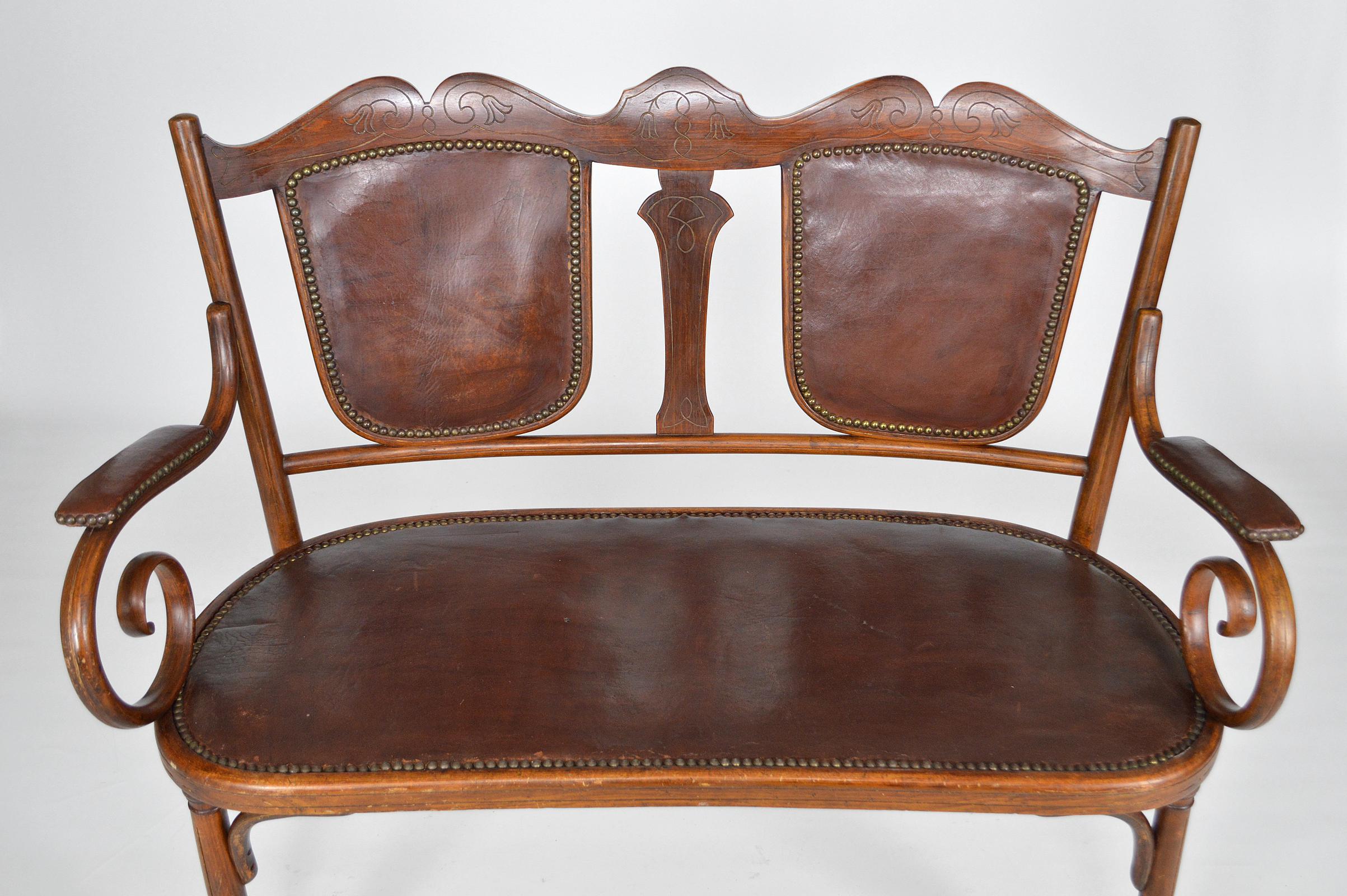 Early 20th Century Art Nouveau Living Room Set by Fischel in Bentwood and Leather, circa 1910