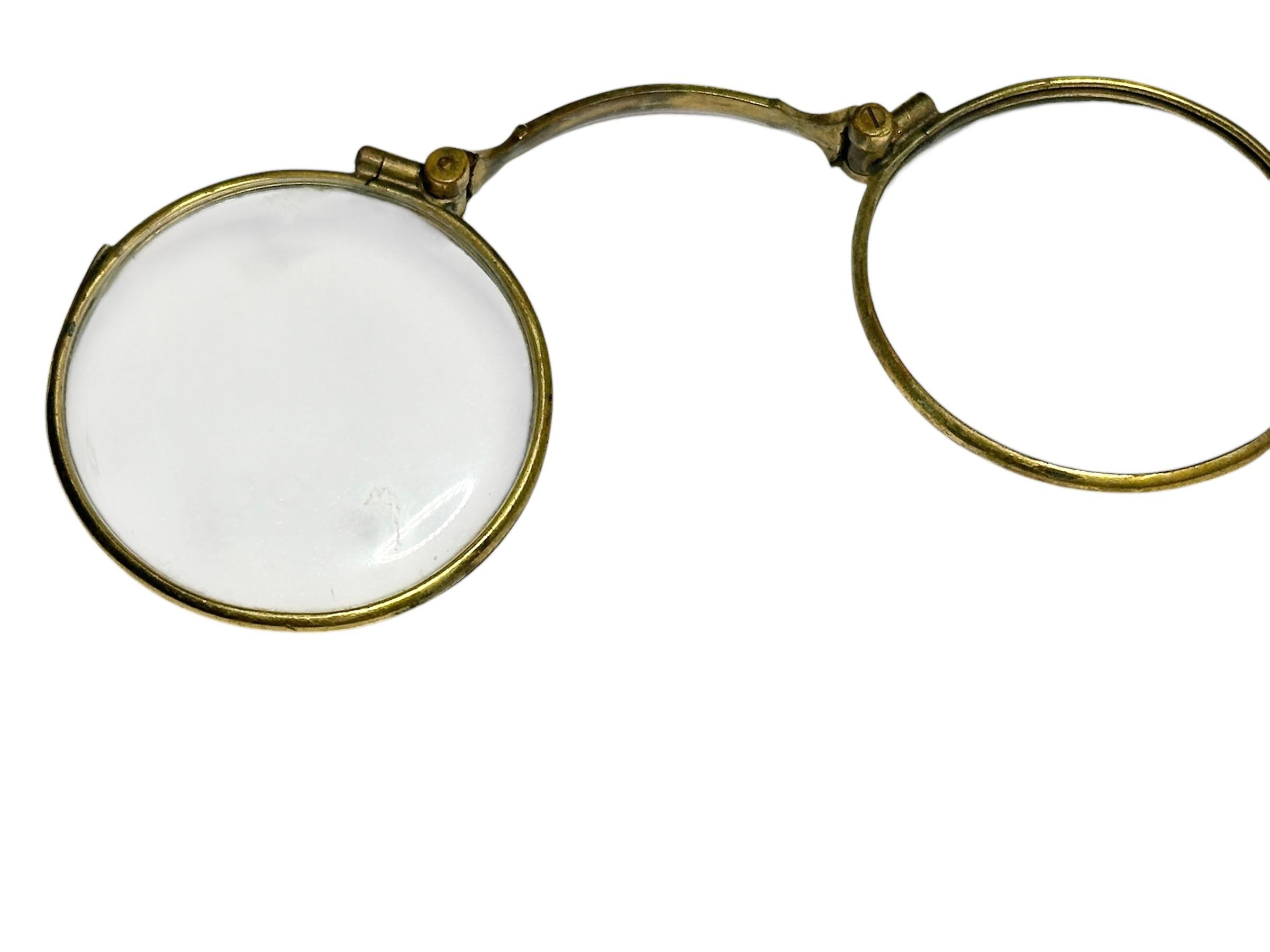 Art Nouveau Lorgnette Opera Glasses Folding Spectacles Antique Austria 1900s In Good Condition For Sale In Nuernberg, DE